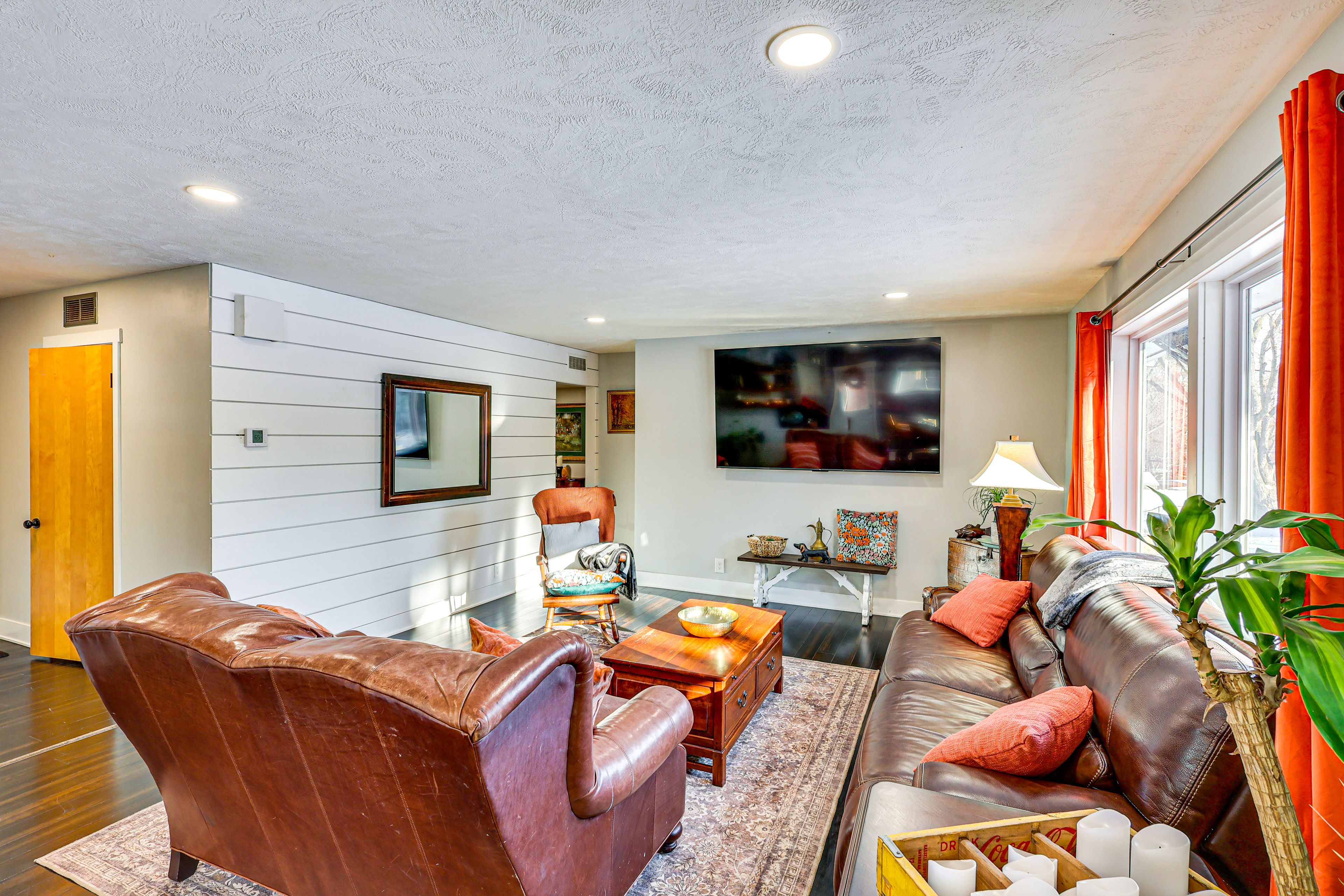 Living Room | Main Floor