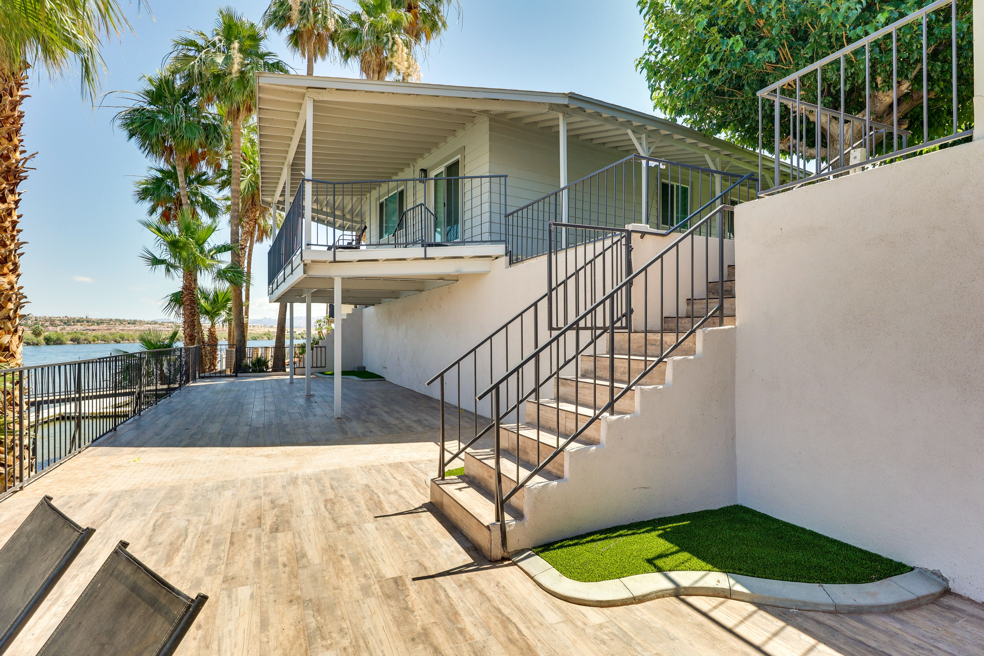 Breezy Shores | Community Deck