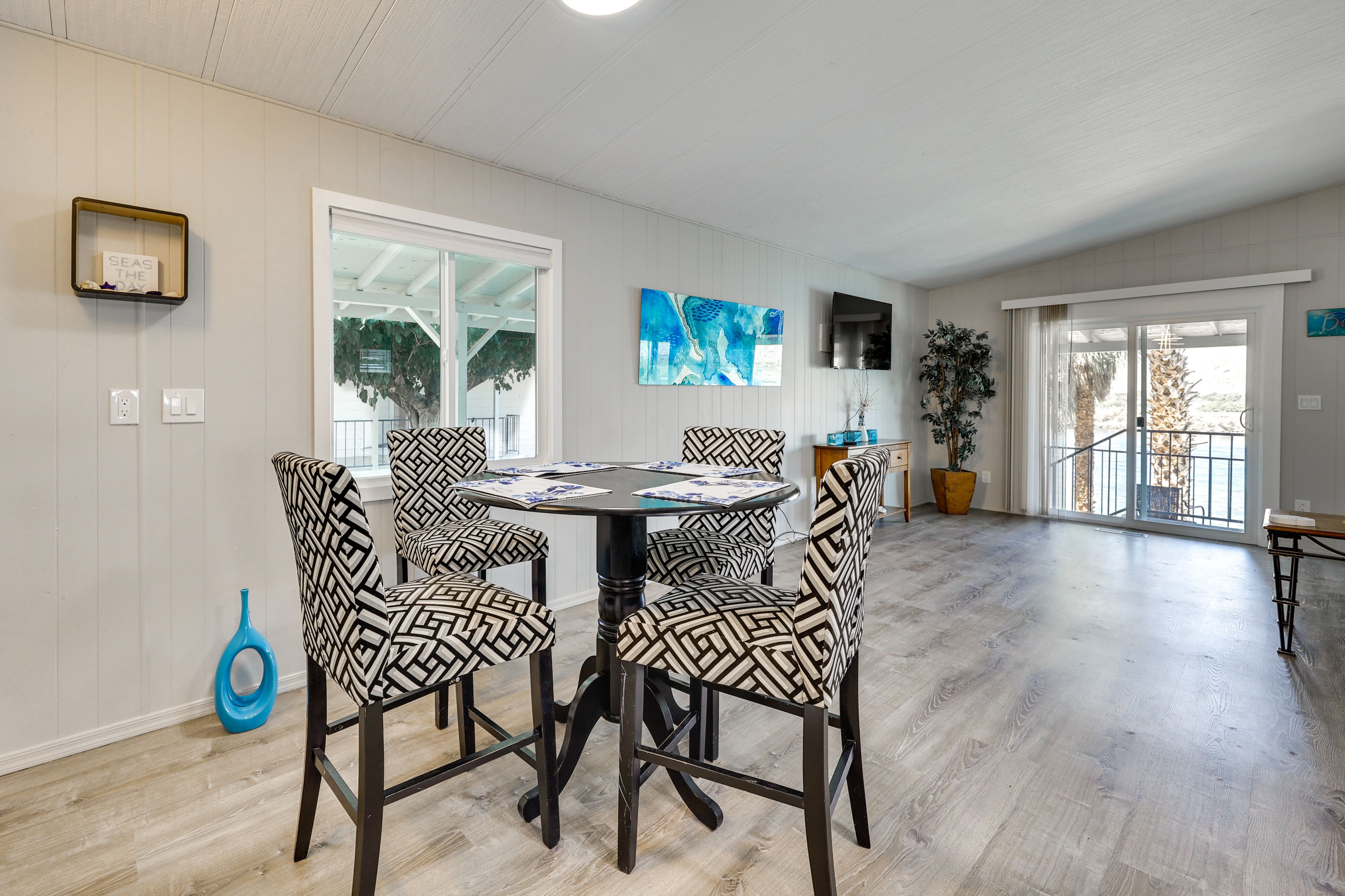 Dining Area | Dishware & Flatware