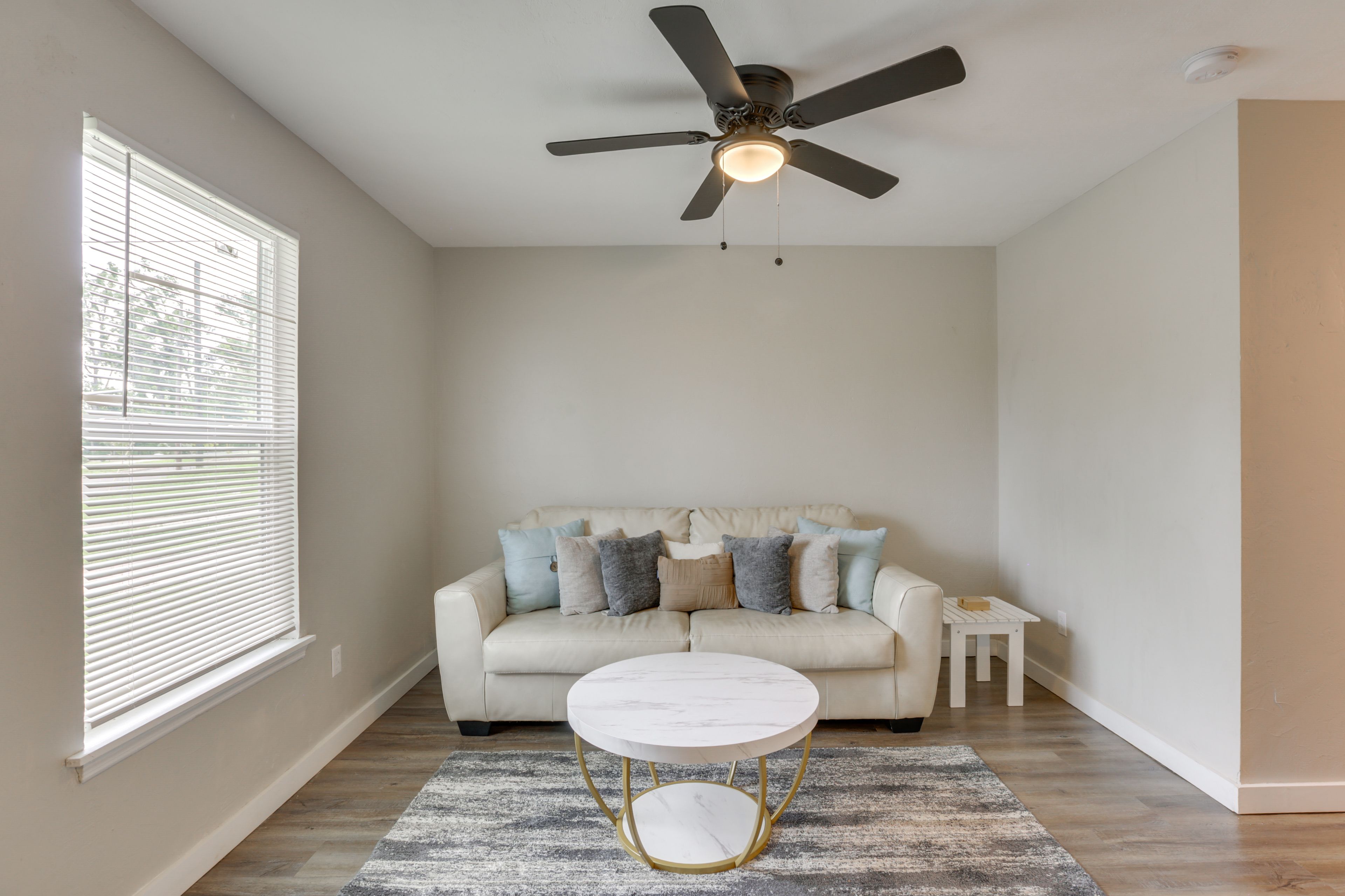 Tallahassee Vacation Rental | 2BR | 1BA | 800 Sq Ft | Step to Enter