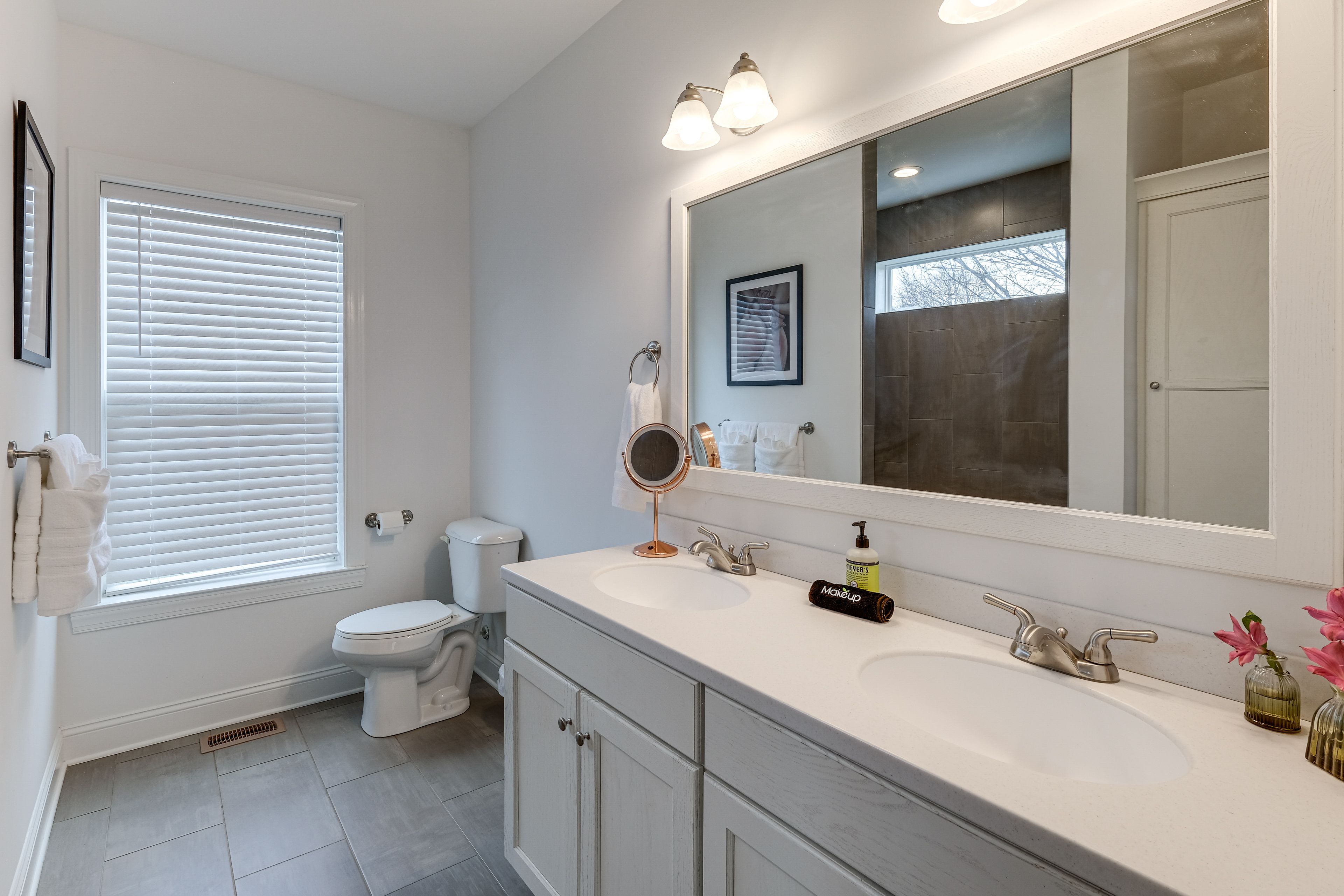 Full Bathroom | 1st Floor