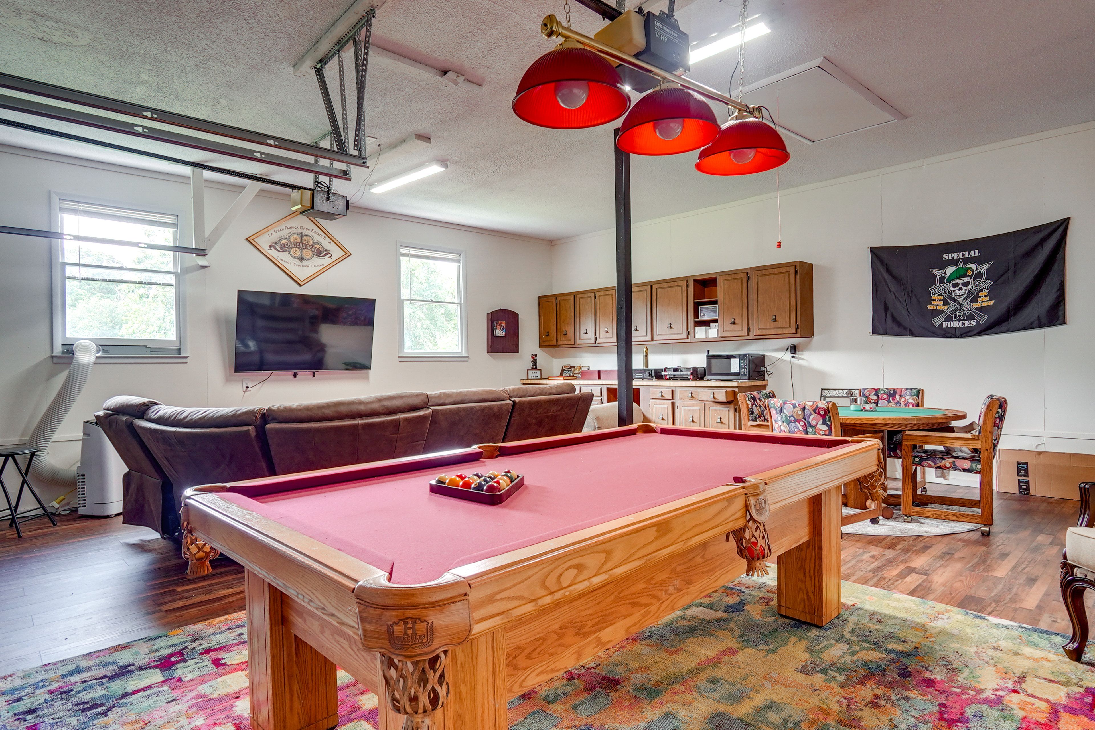 Game Room | Garage | Pool Table | Poker Table | Smart TV | Free WiFi