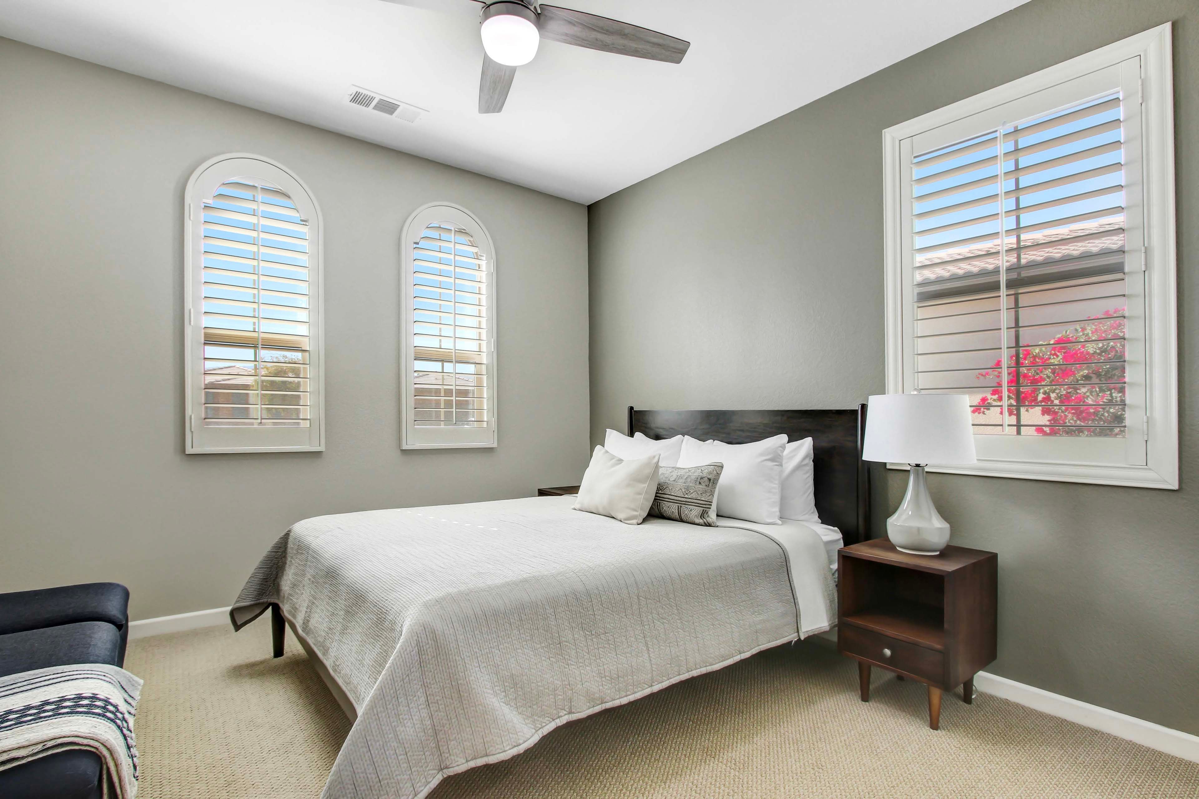 Bedroom 2 | Queen Bed | Smart TV