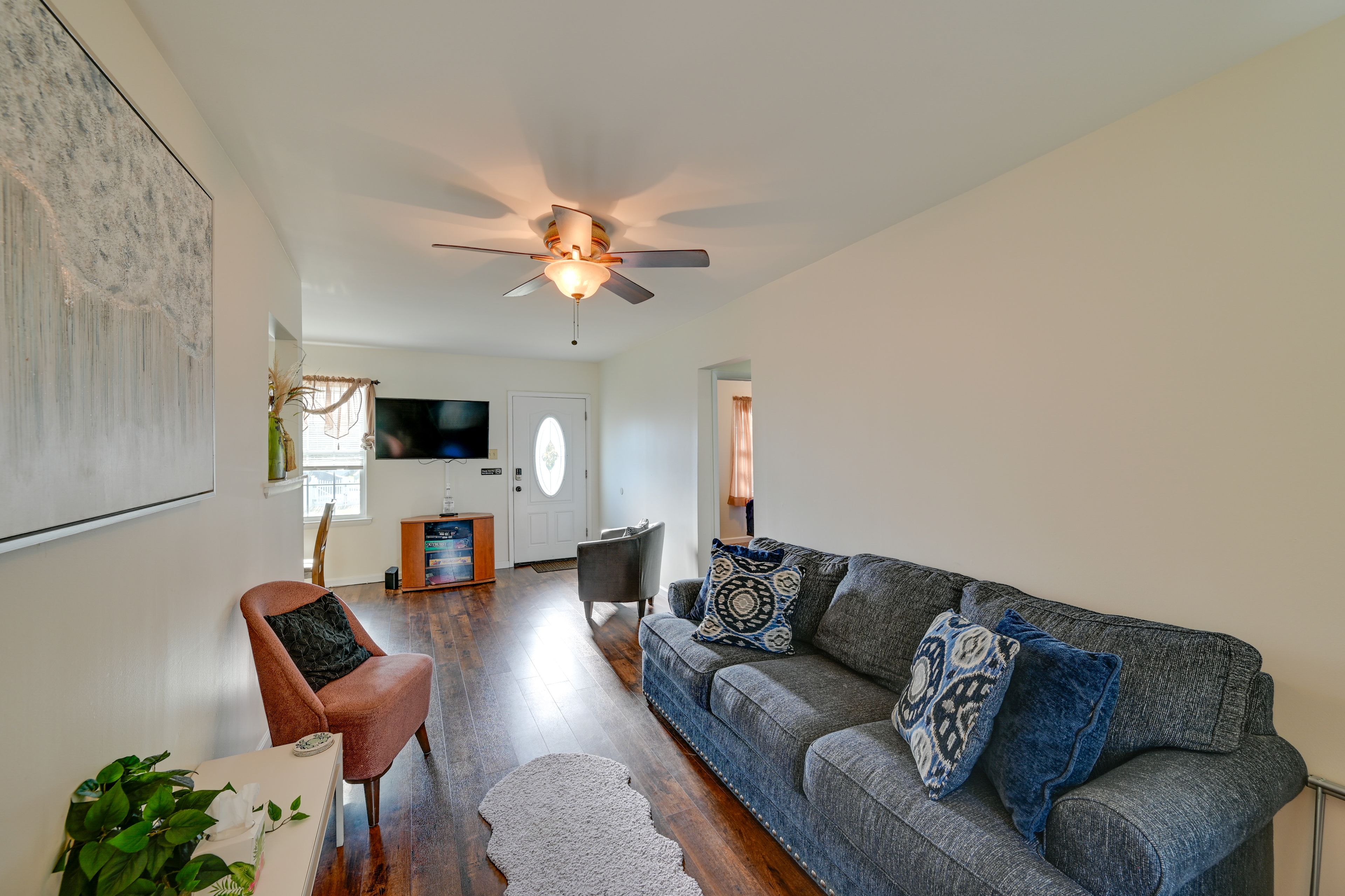 Living Room | Smart TV | Central Heating & A/C | Free WiFi | Board Games