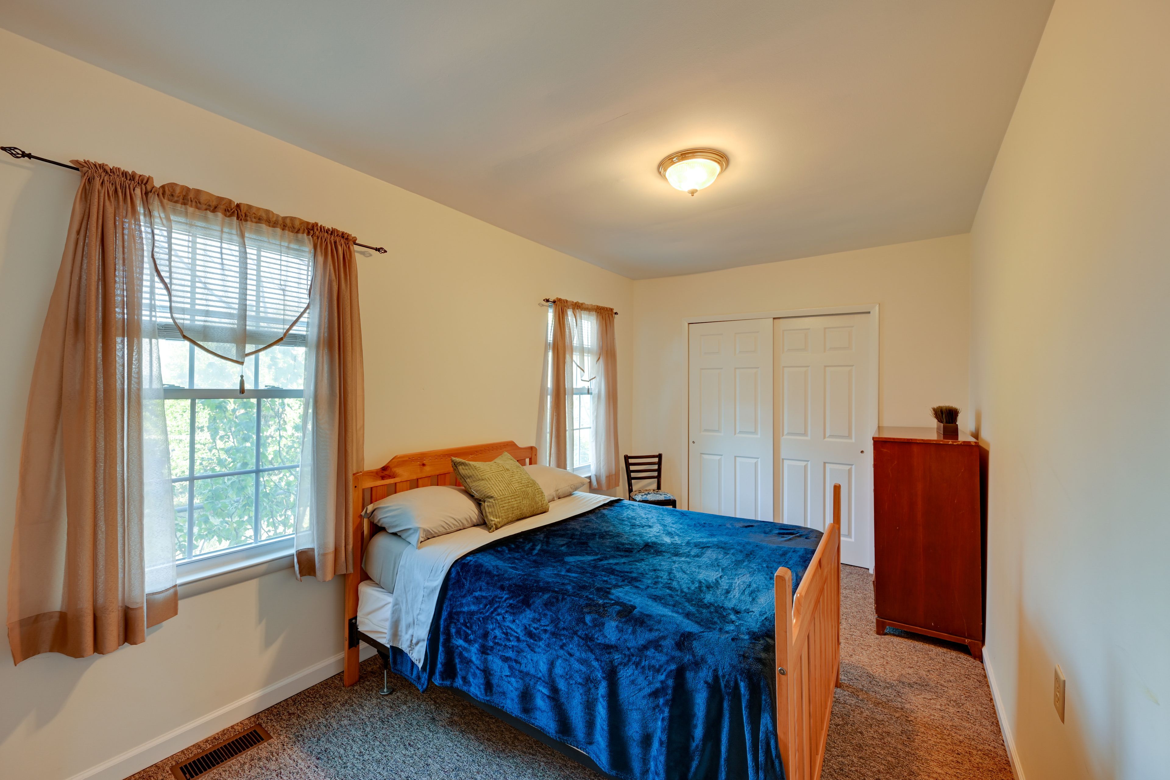 Bedroom 1 | Queen Bed | Linens Provided