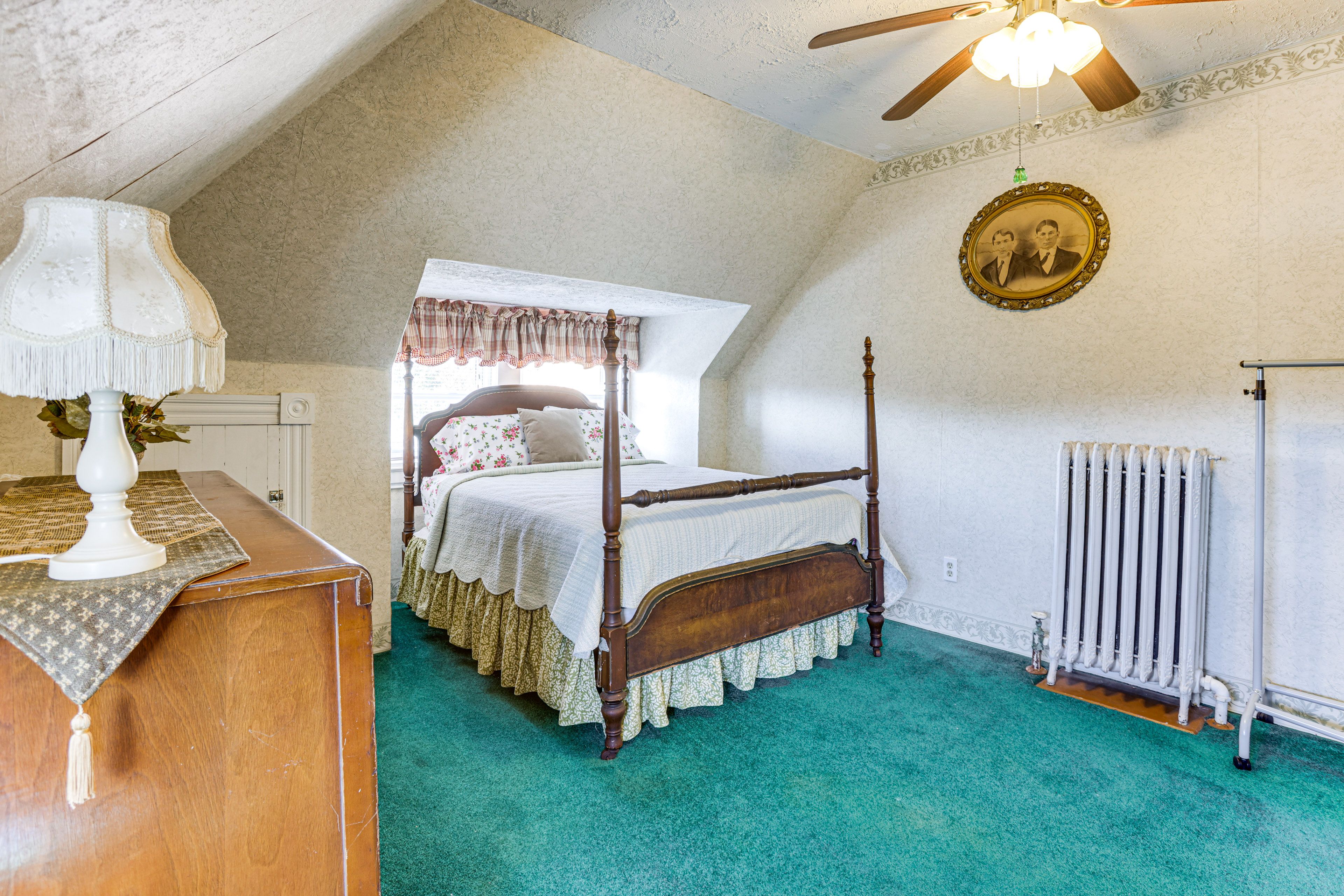 Bedroom 6 | 3rd Floor | Queen Bed