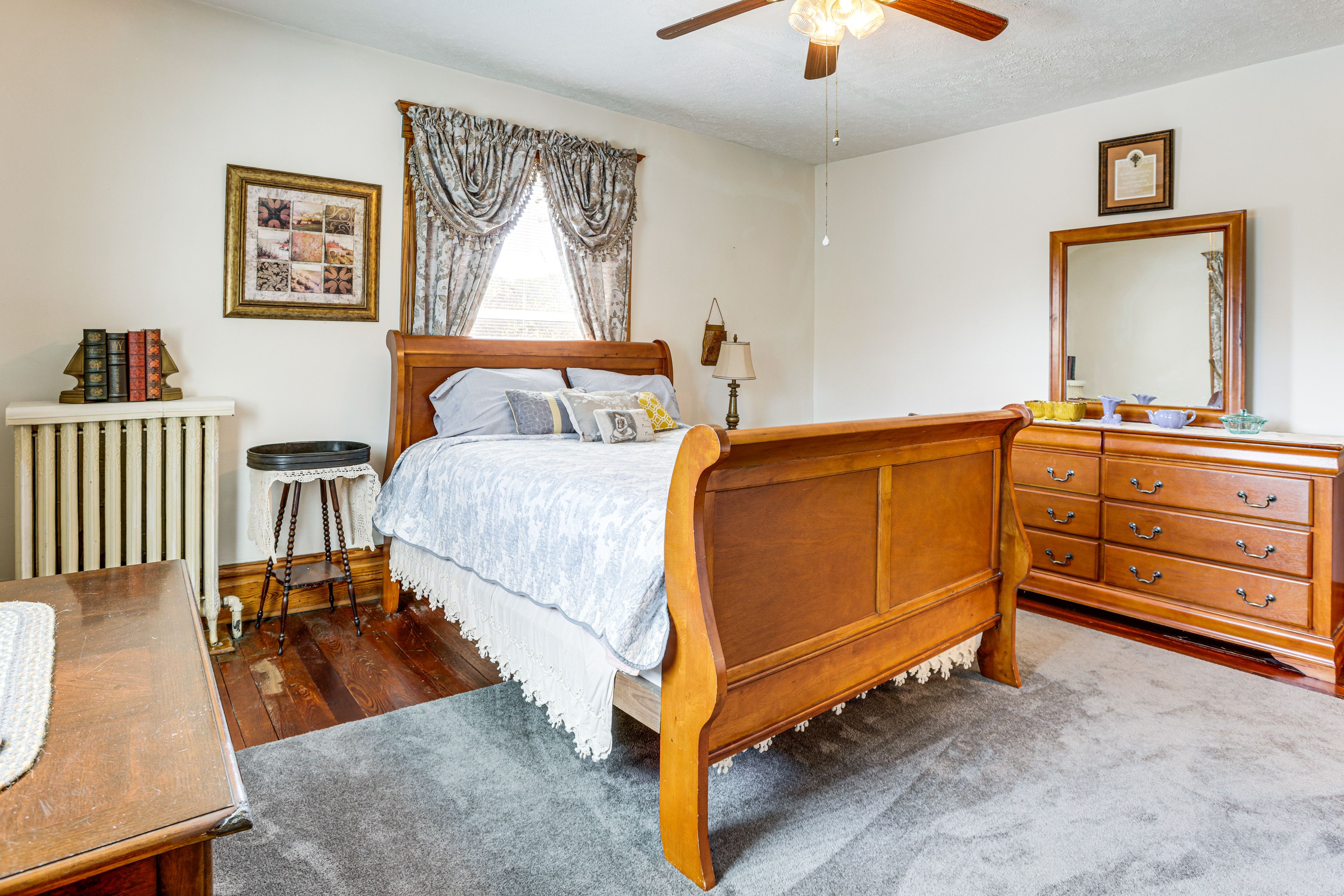 Bedroom 3 | 2nd Floor | Queen Bed