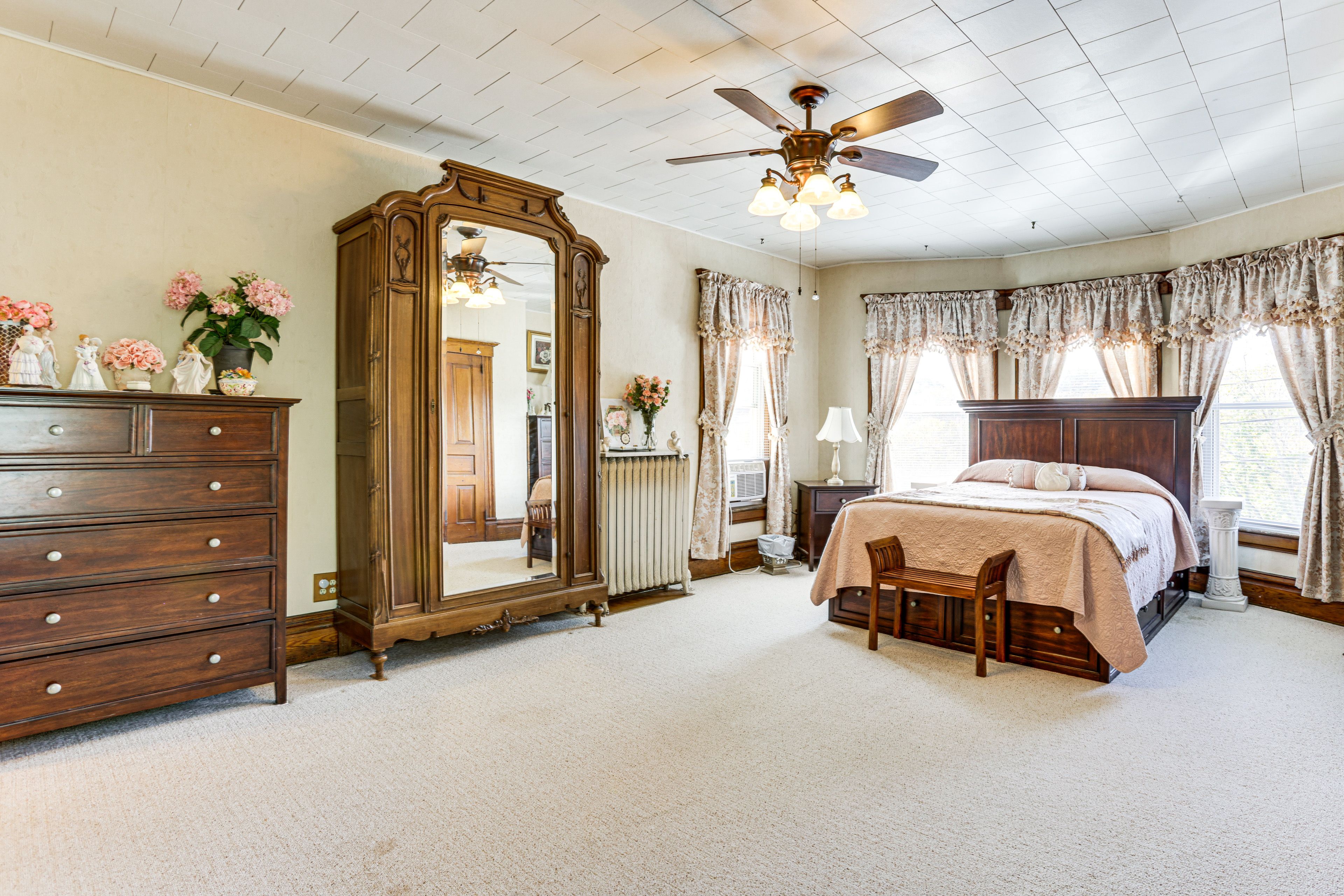 Bedroom 1 | 2nd Floor | King Bed