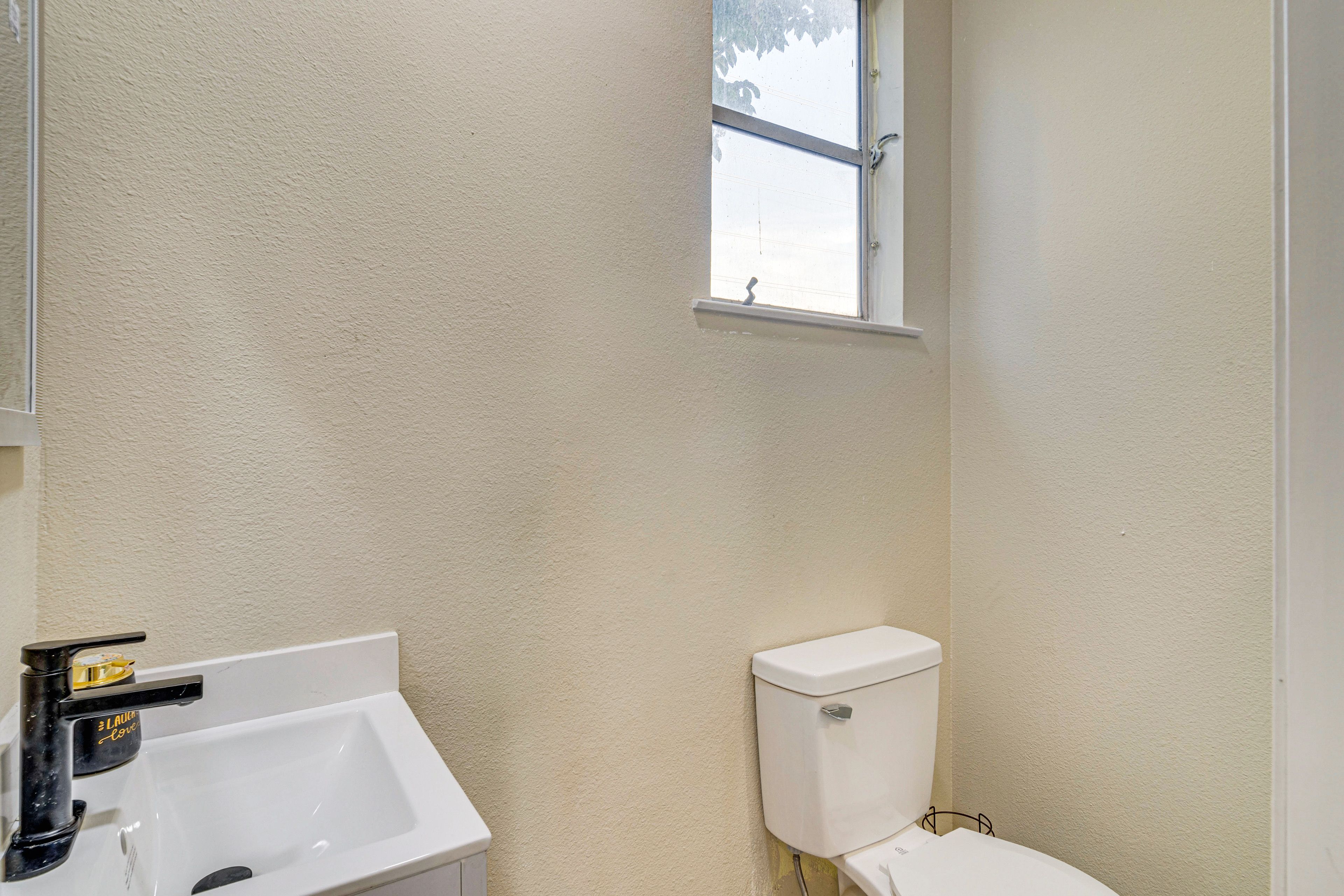 Half Bathroom | 2nd Floor