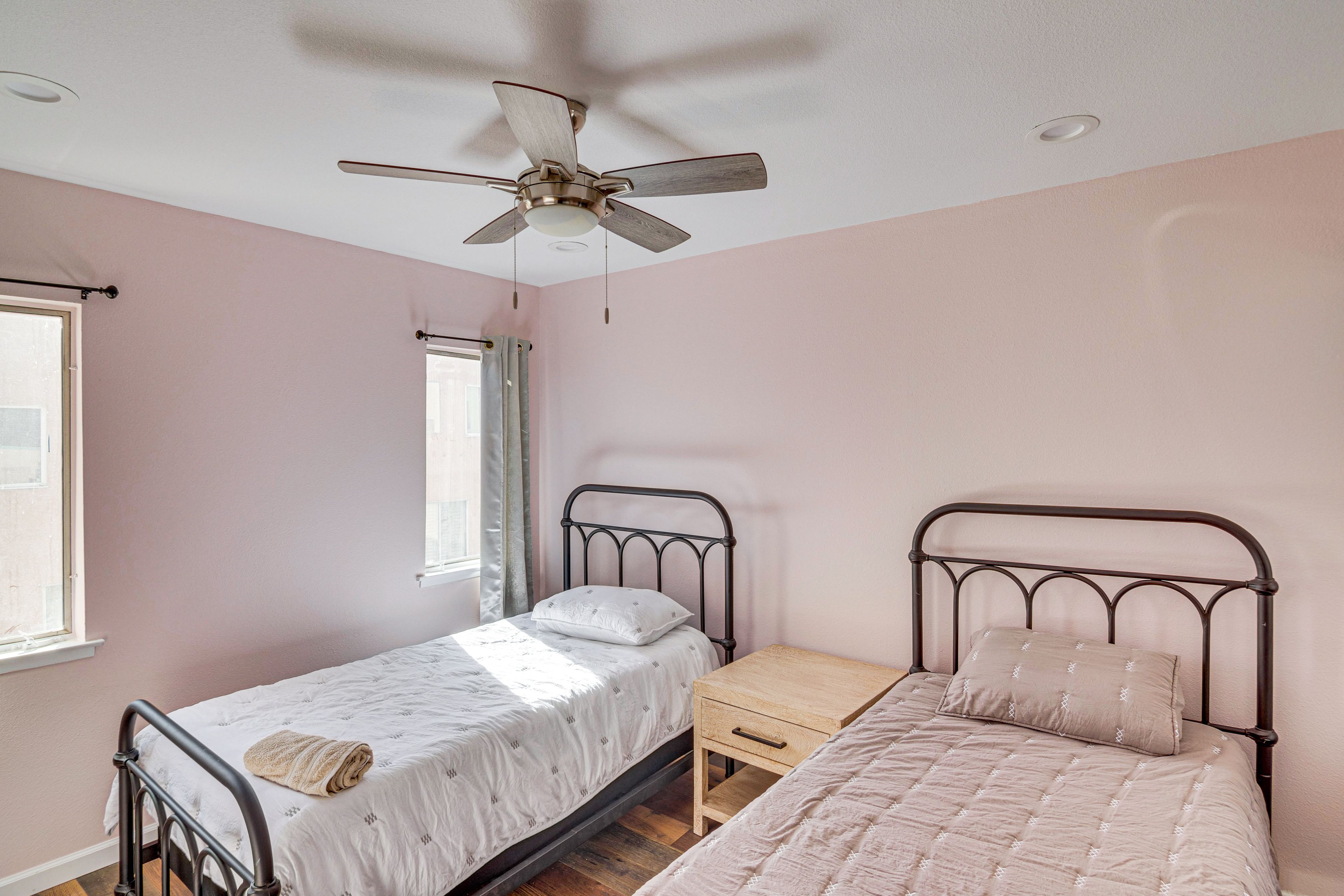 Bedroom 2 | 3rd Floor | 2 Twin Beds