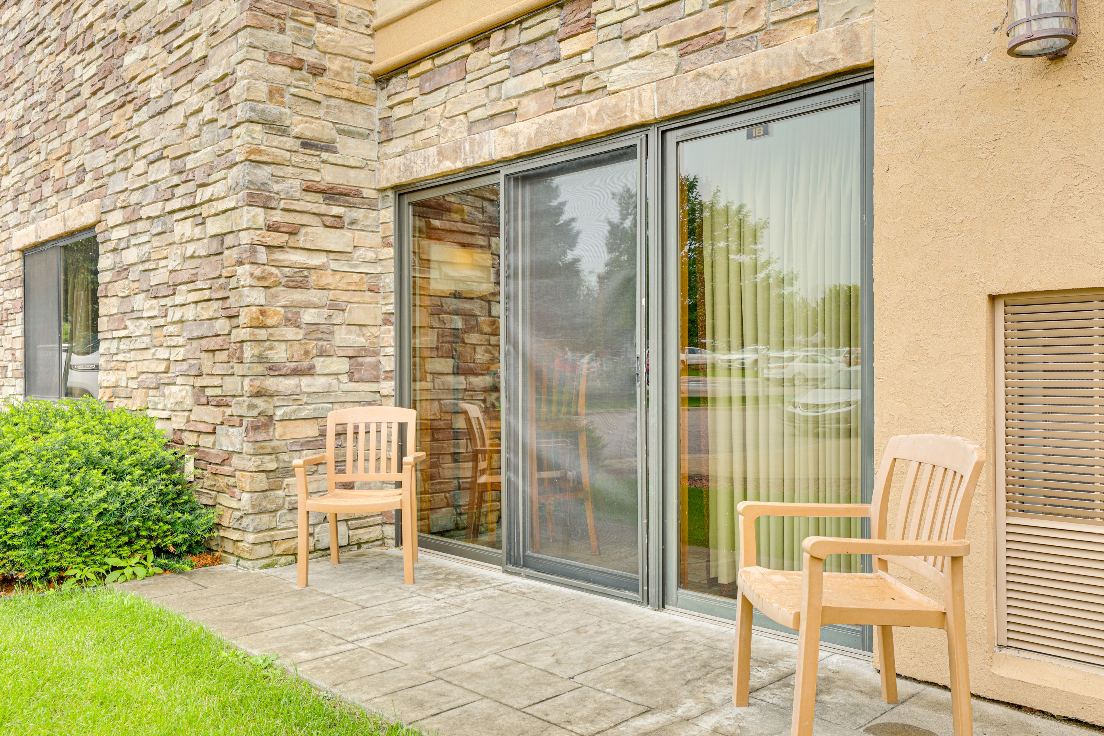 Patio | Seating