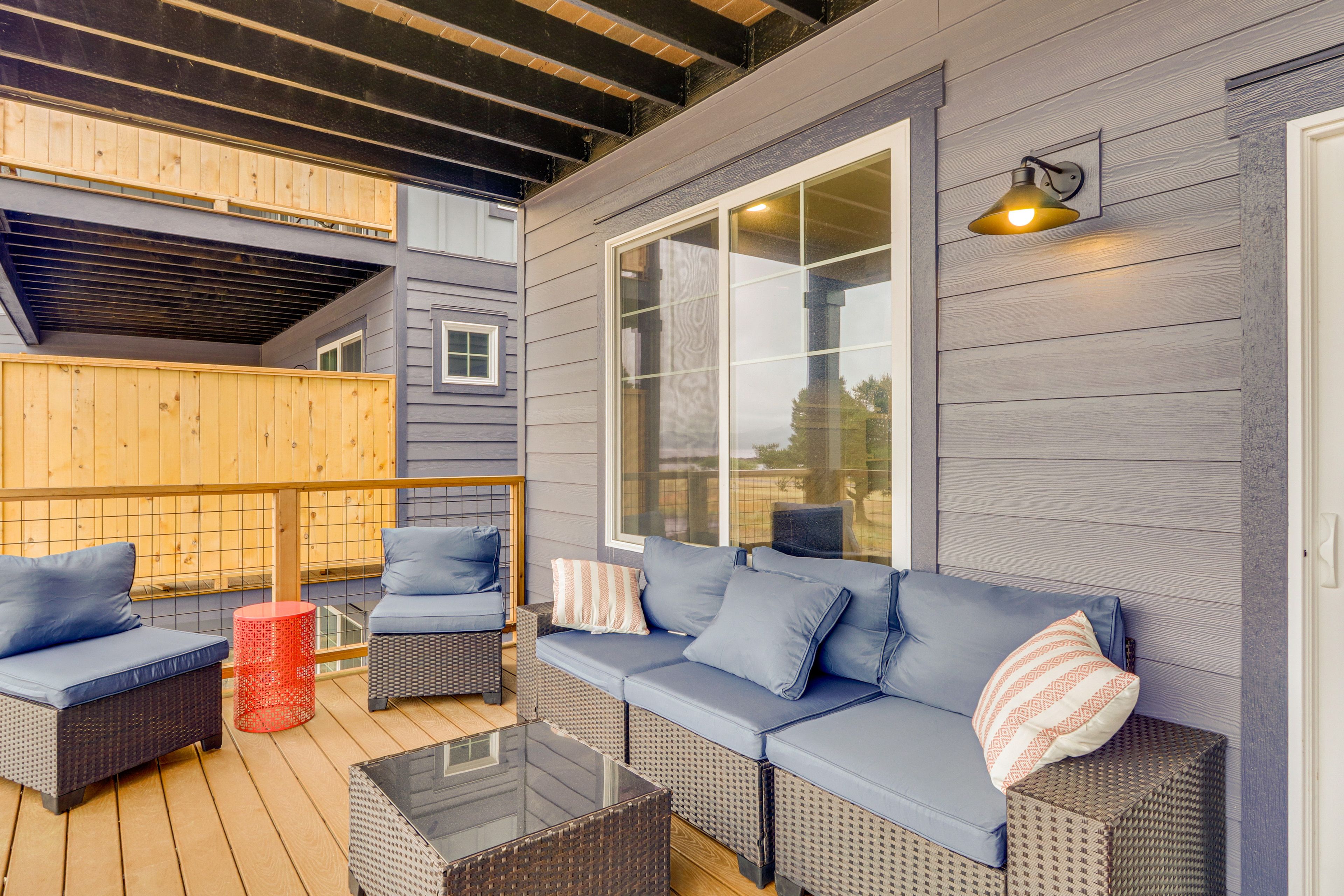 Furnished Balcony | 2nd Floor