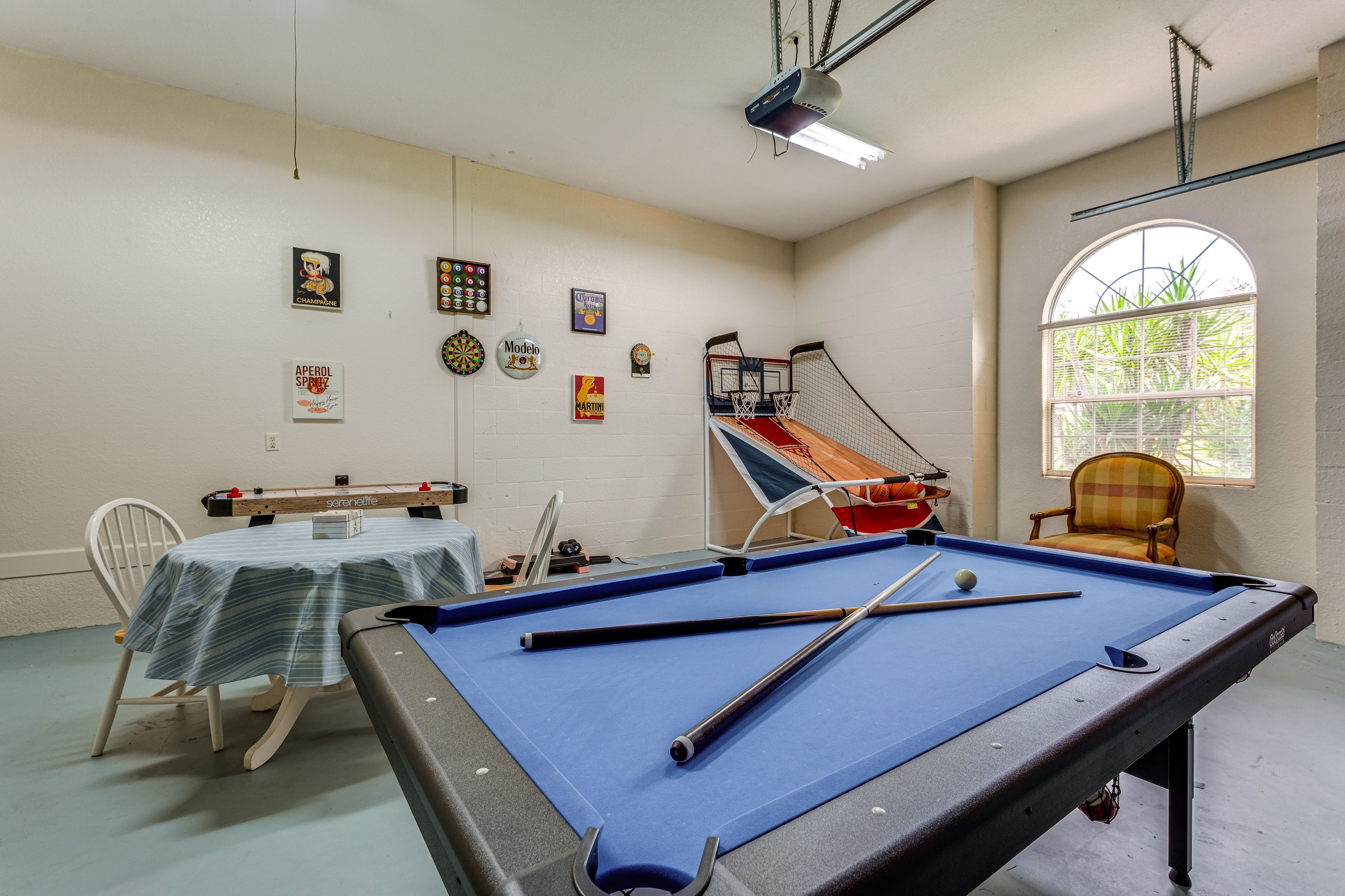 Haines City Vacation Rental | 5BR | 3BA | 2,705 Sq Ft | 1 Step Required