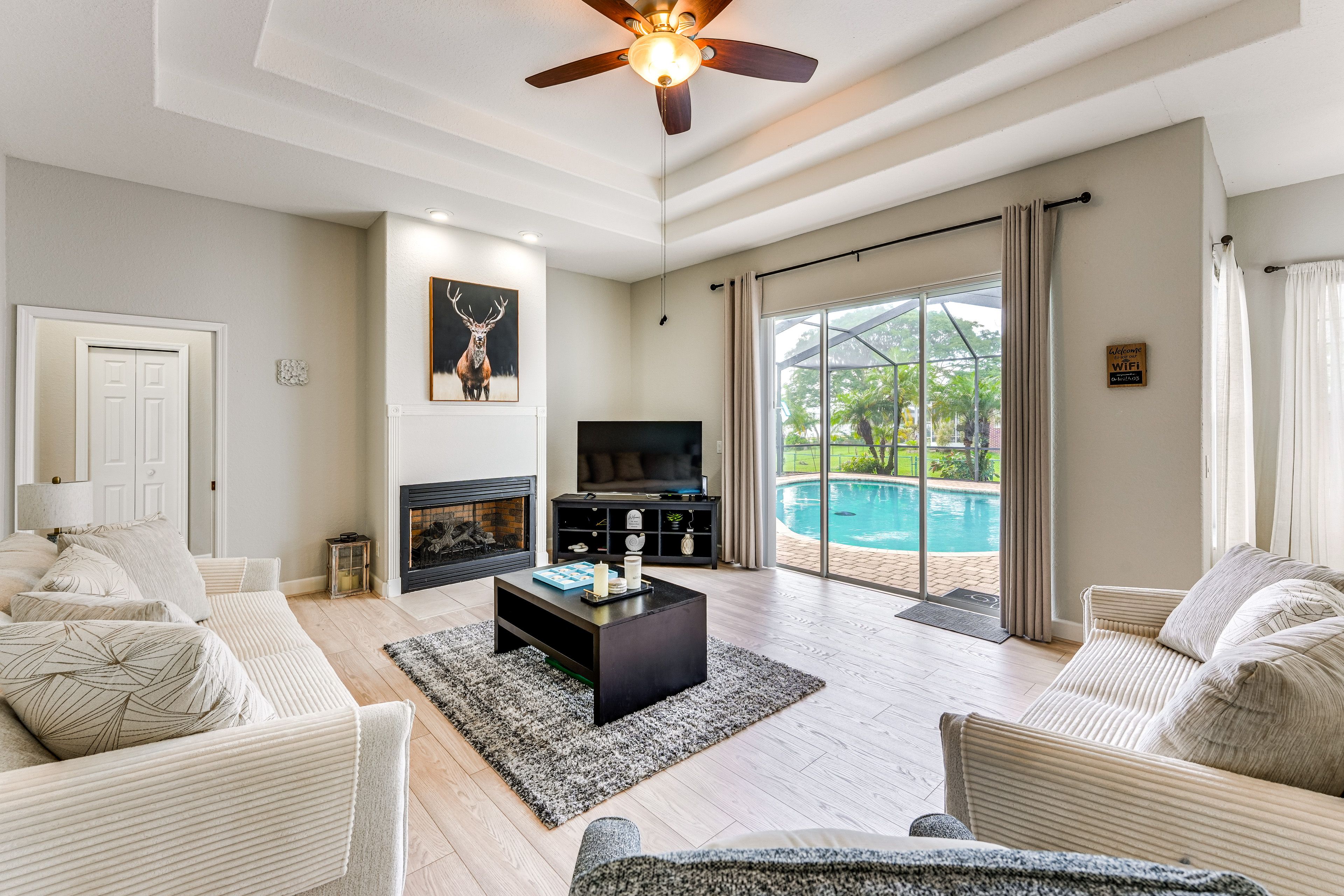 Living Room | Smart TV | Fireplace
