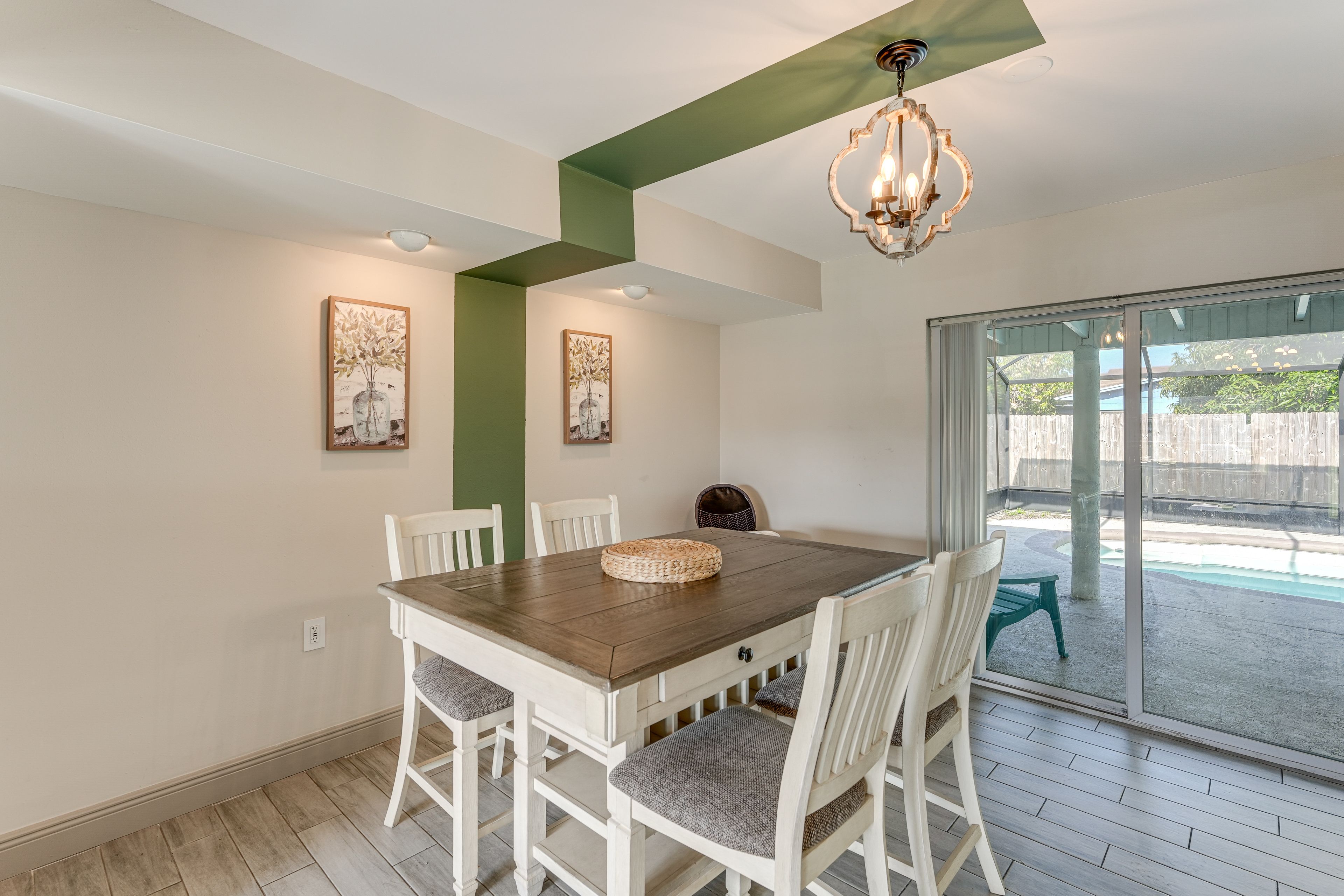 Dining Area | Dishware/Flatware