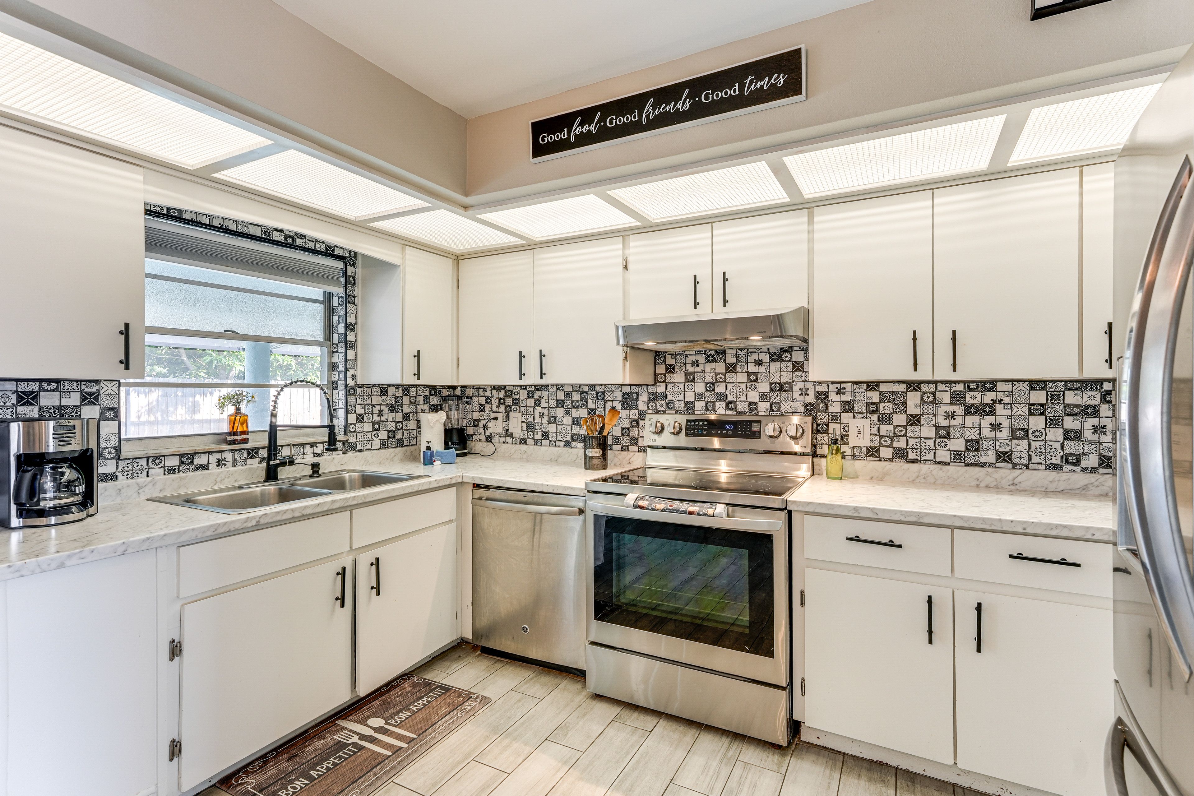 Kitchen | Cooking Basics | Drip Coffee Maker | Microwave | Toaster | Blender