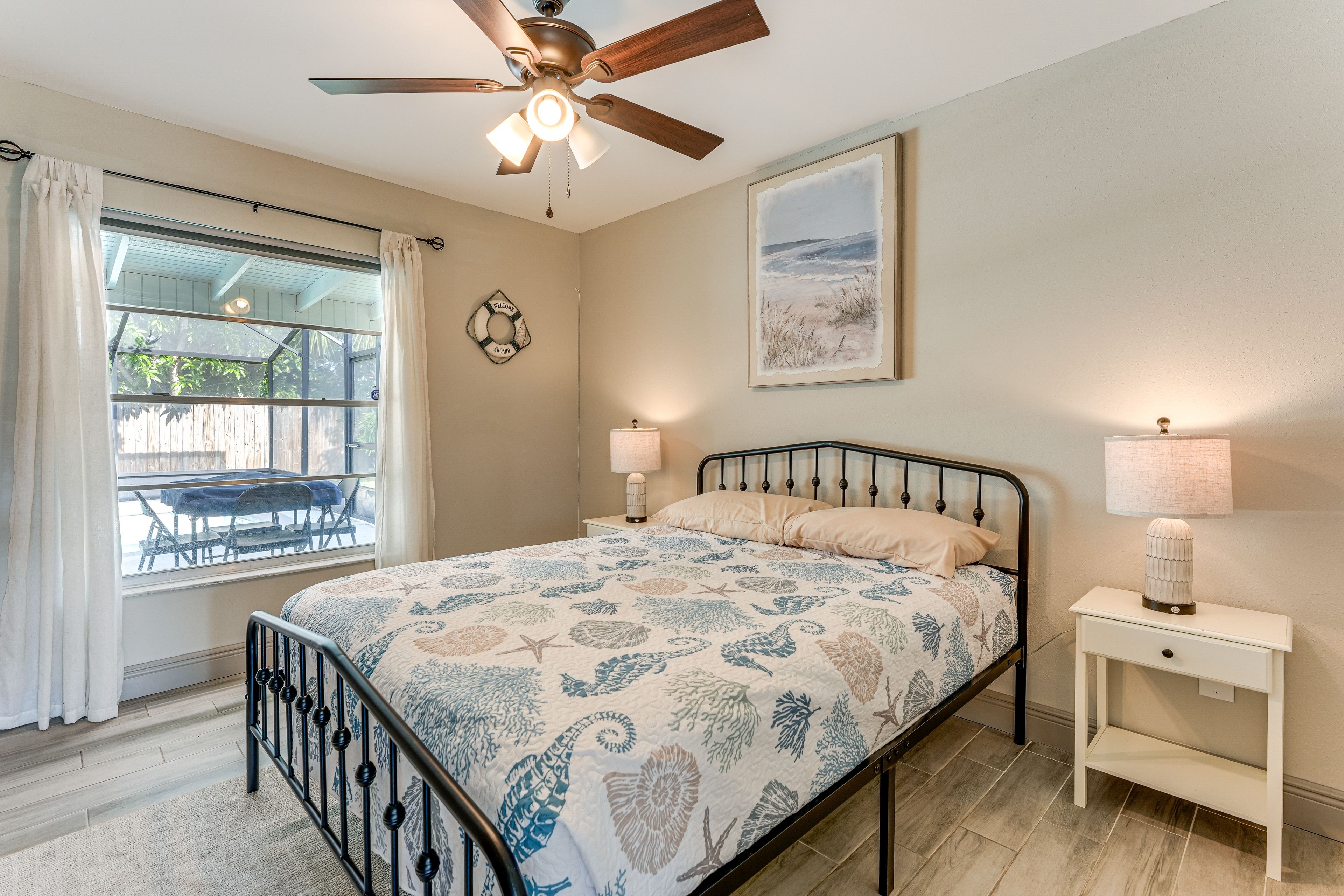 Bedroom 2 | Queen Bed