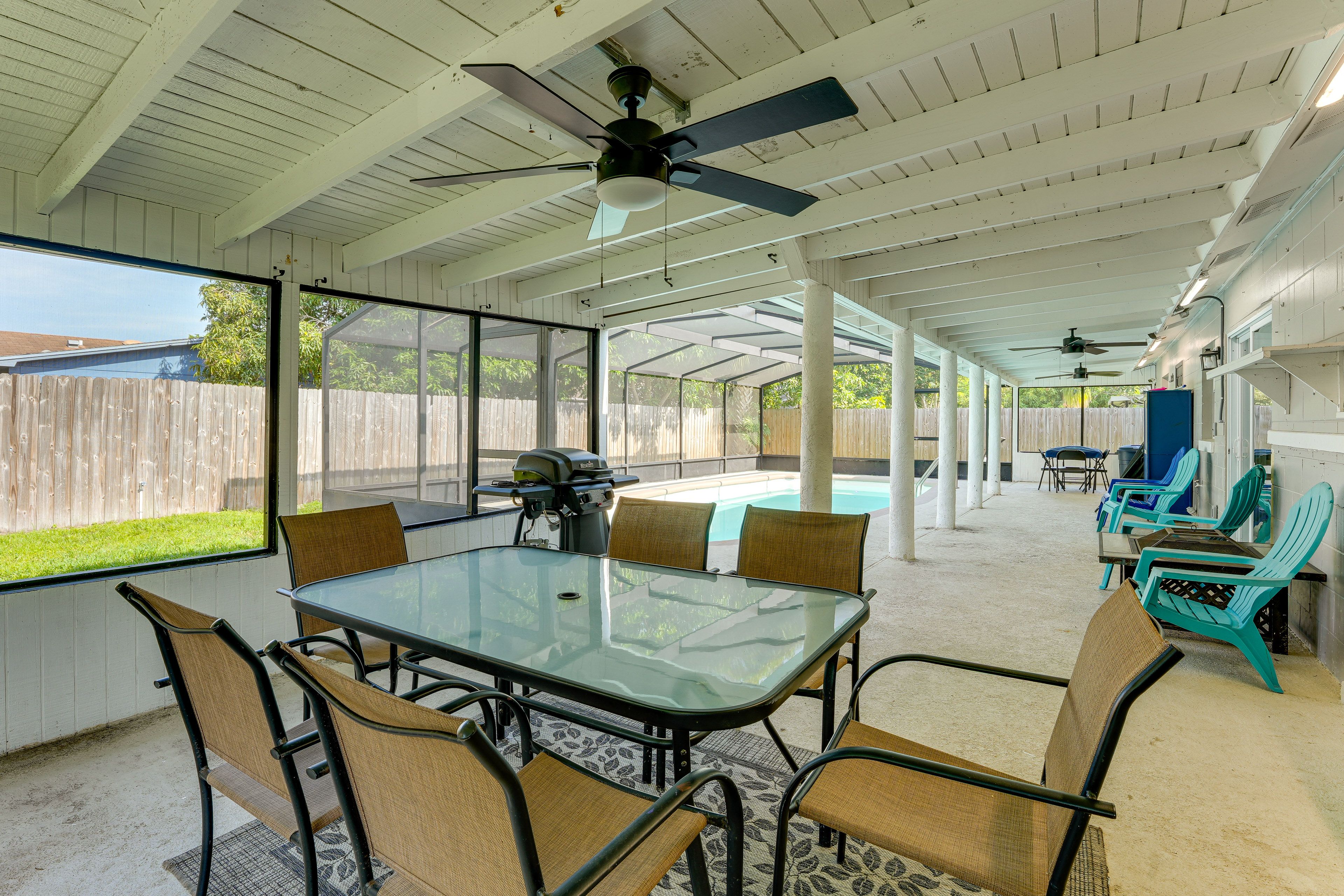 Lanai | Gas Fire Pit | Dominoes Table