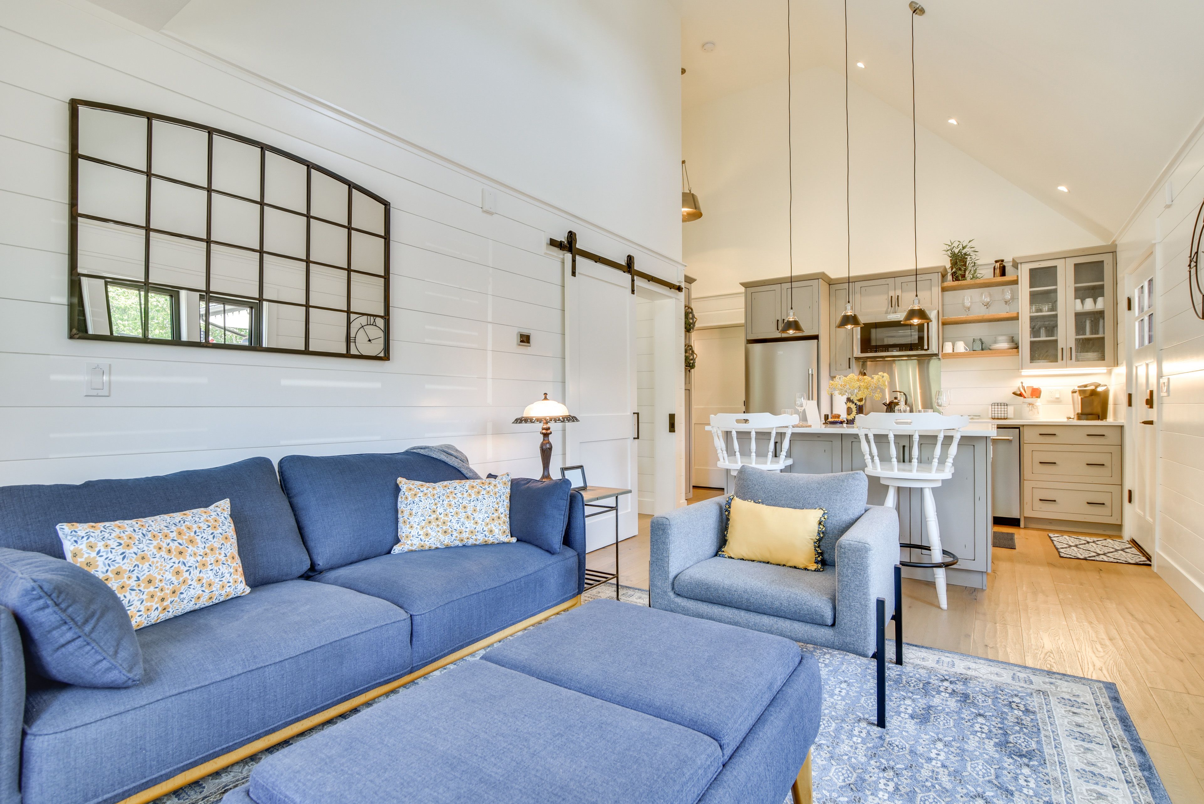 Living Room | Free WiFi
