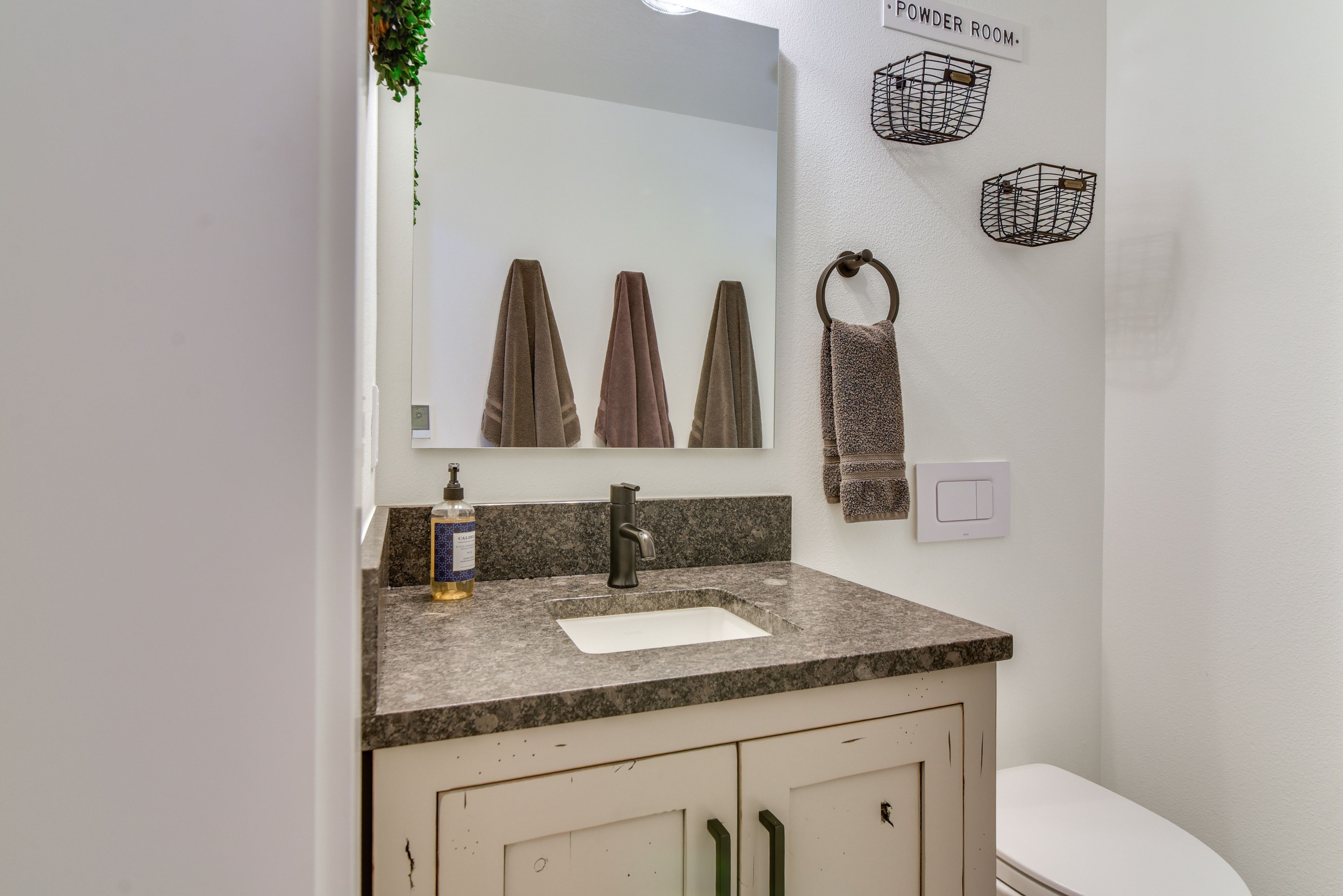 Full Bath | Towels | Hair Dryer