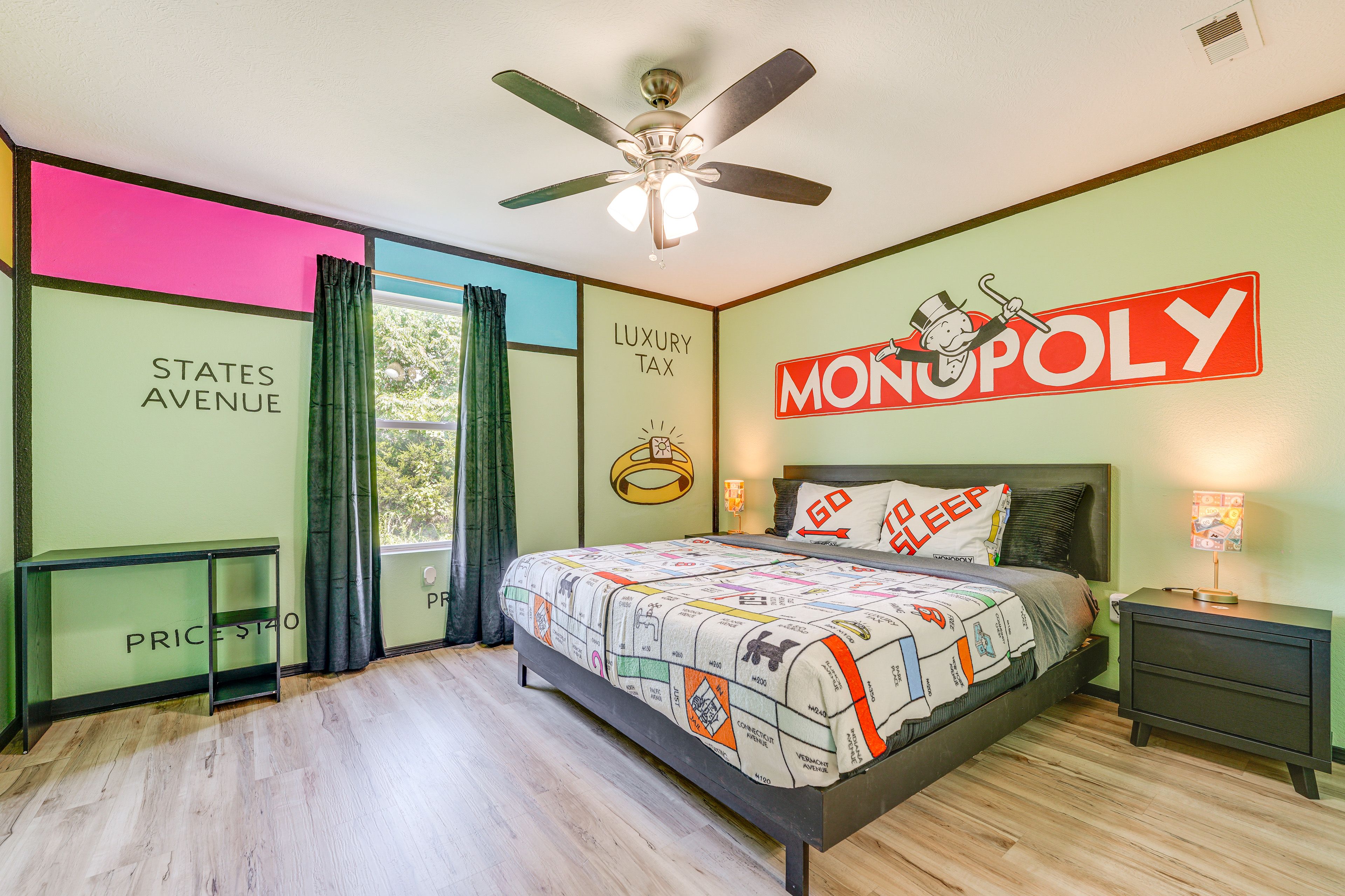 Bedroom 1 | King Bed | 32" Smart TV