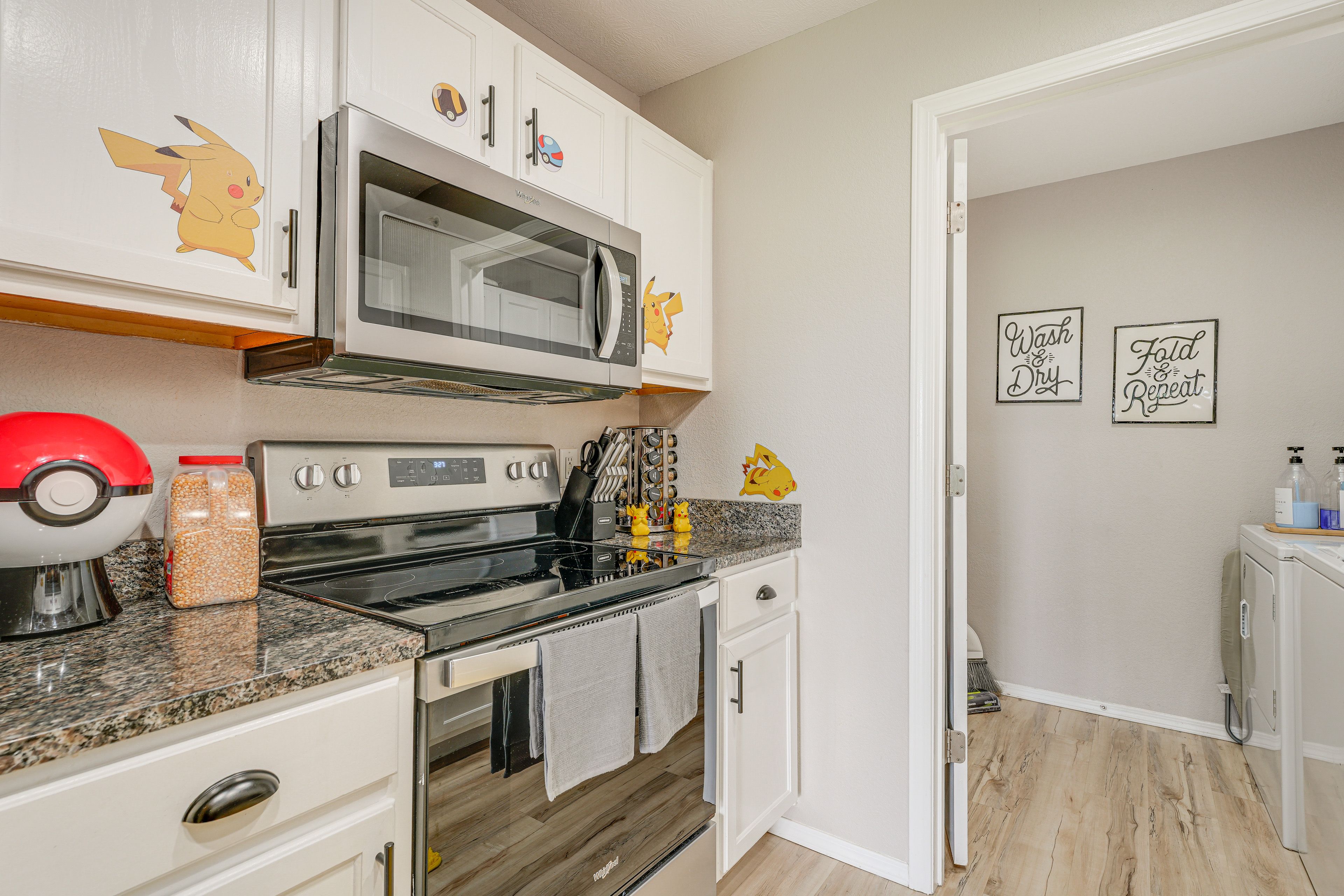 Kitchen | Refrigerator | Dishwasher