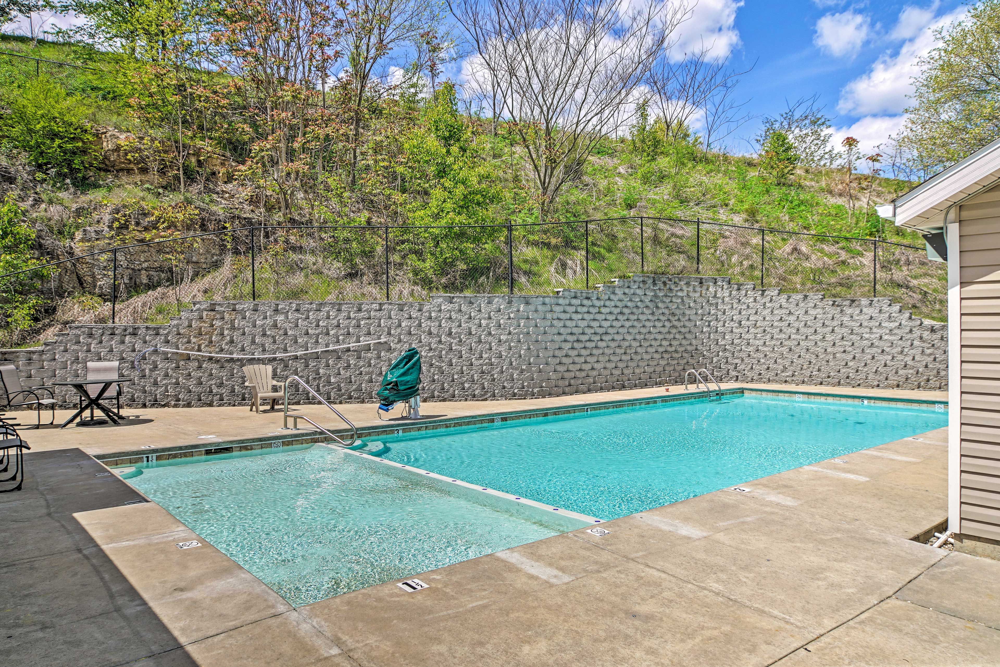 The Vineyards Community Amenities | Seasonal Pool | Basketball Court