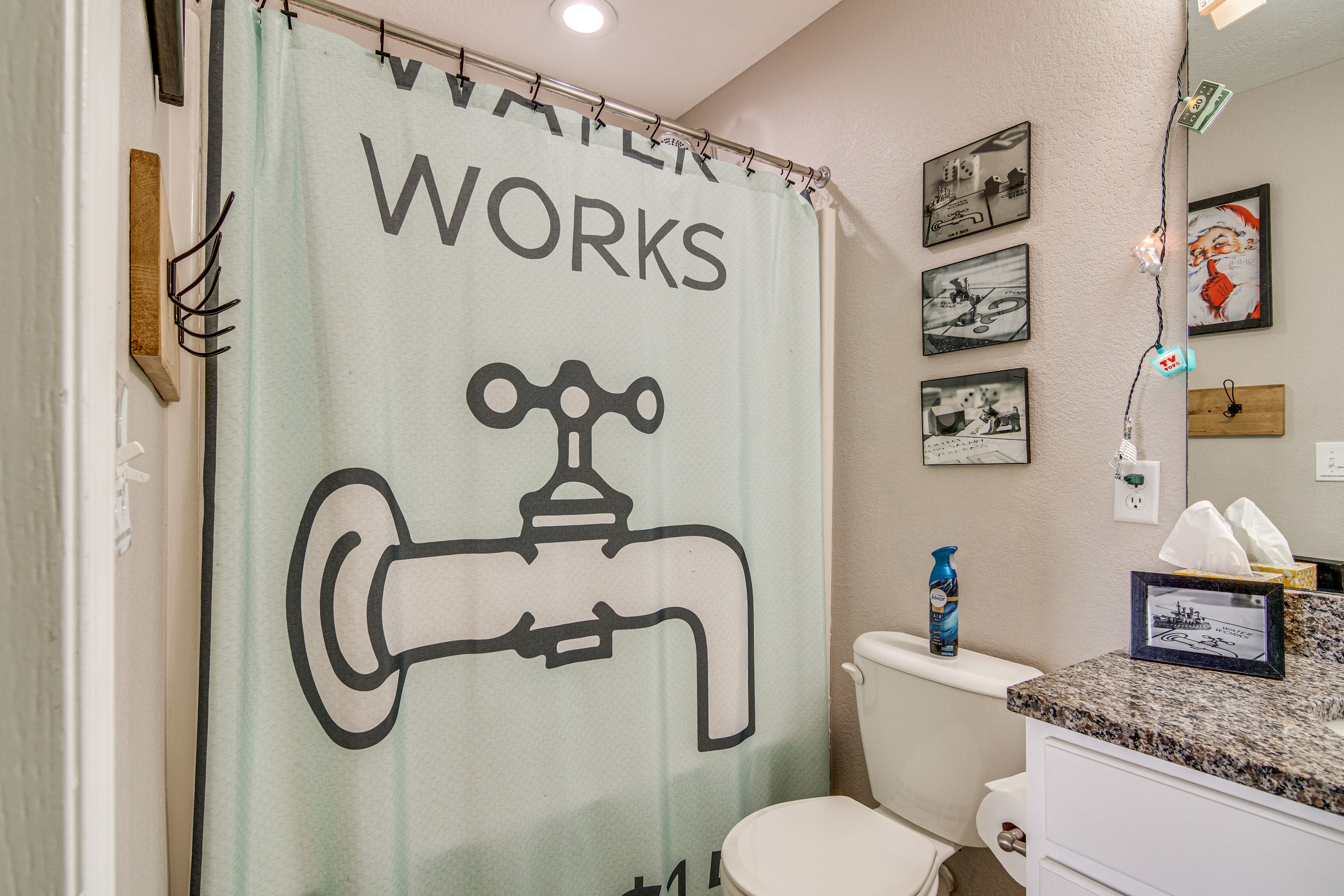 En-Suite Bathroom | Towels Provided