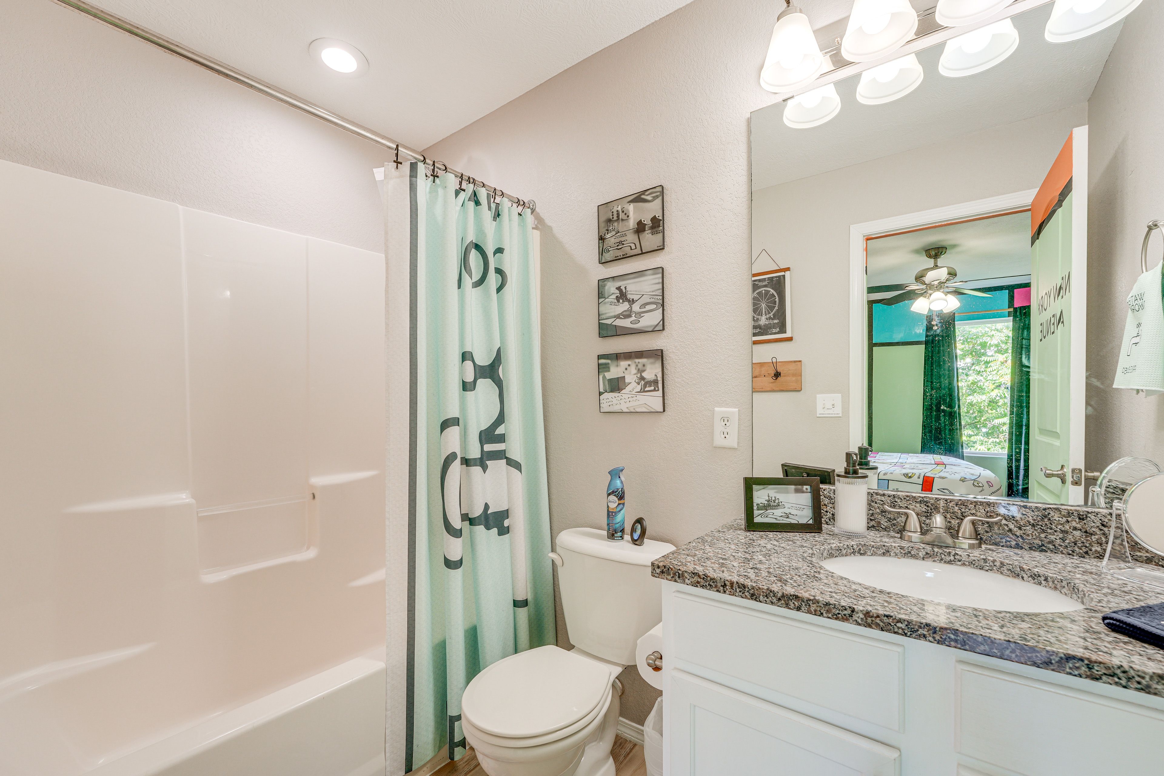 En-Suite Bathroom | Towels Provided