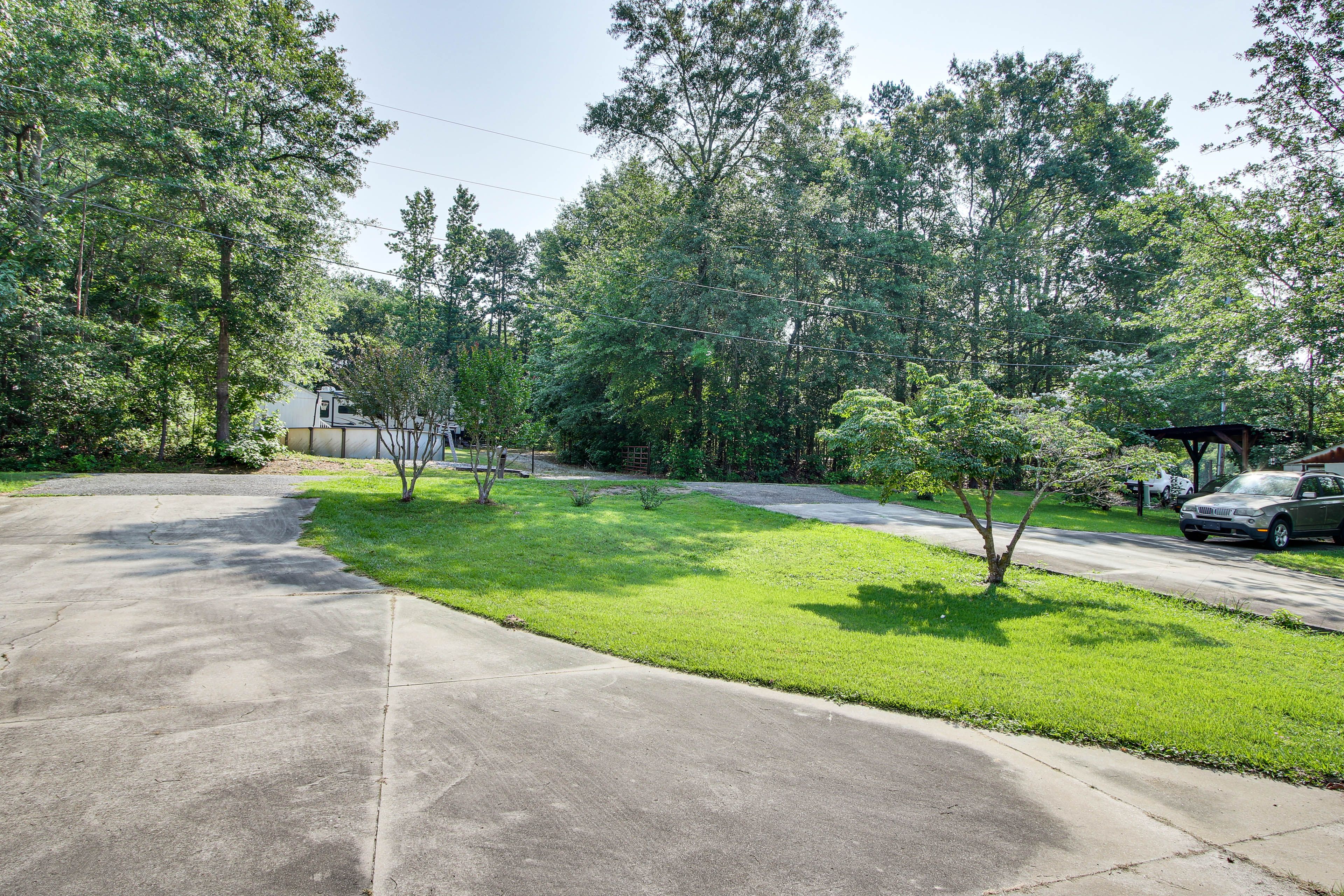 Parking | Driveway (3 Vehicles)