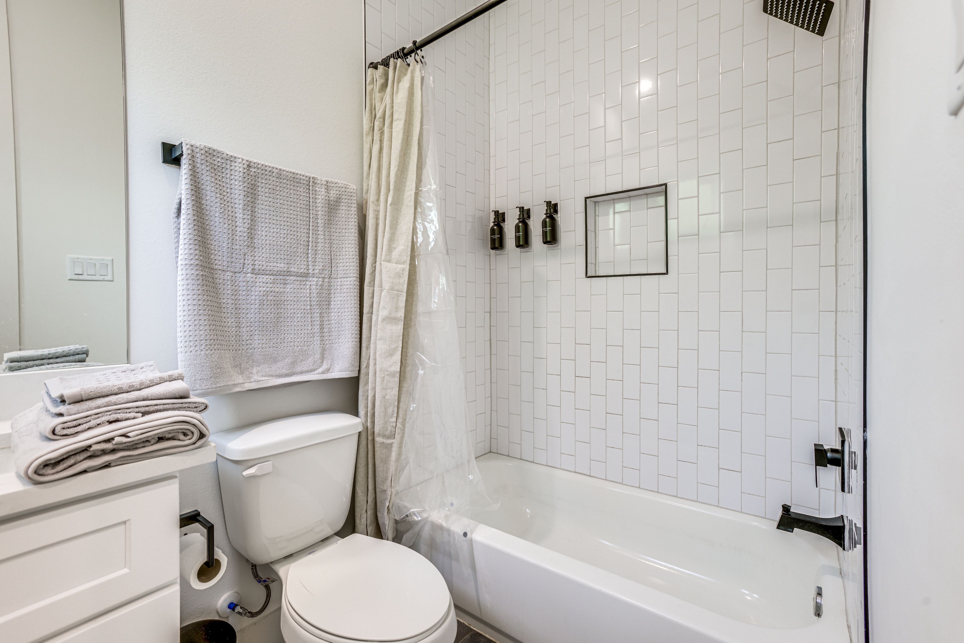 Full Bathroom | 3rd Floor