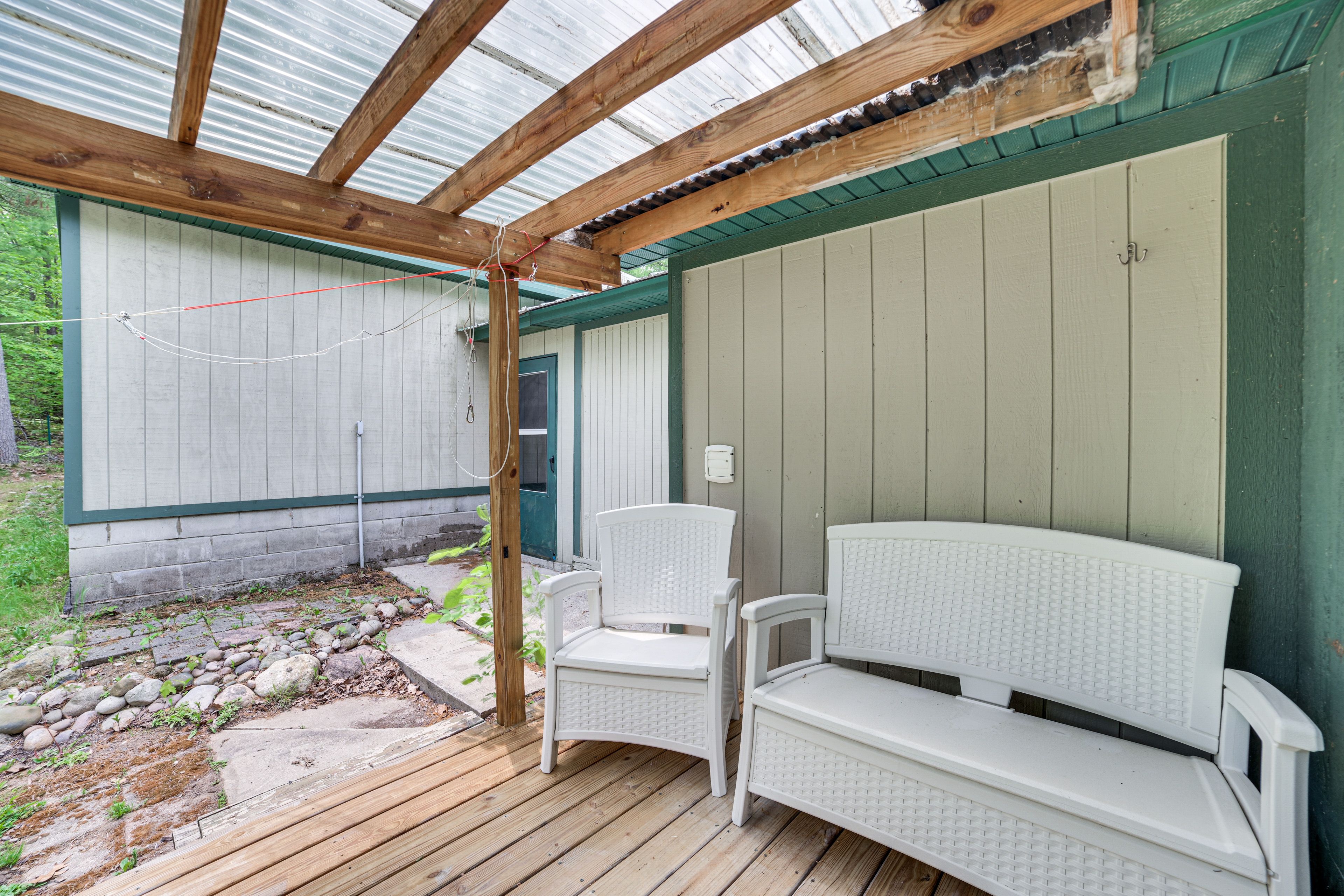 Rear Porch | Outdoor Seating