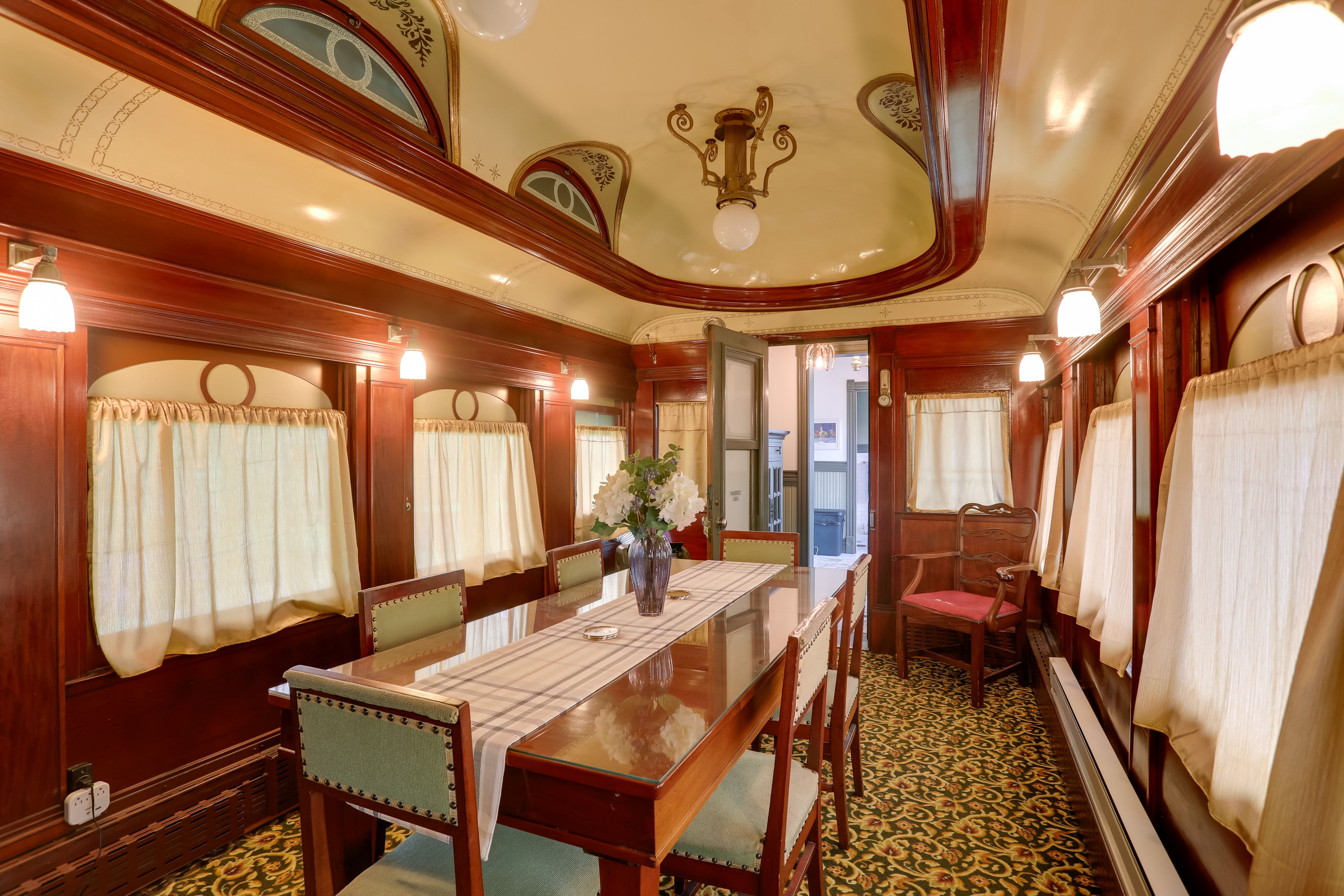 Dining Room | Dishware/Flatware Provided