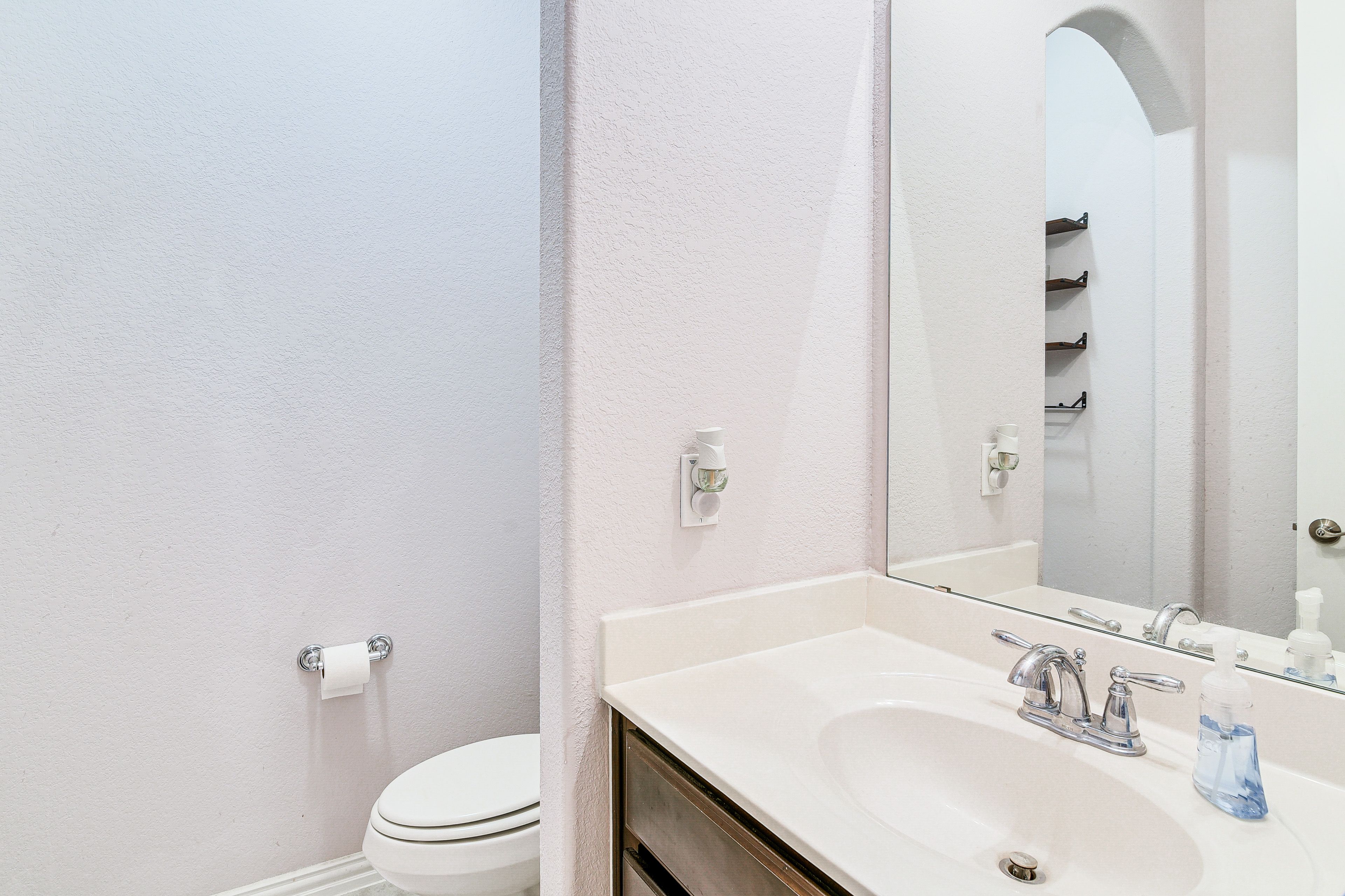 Half Bathroom | 1st Floor