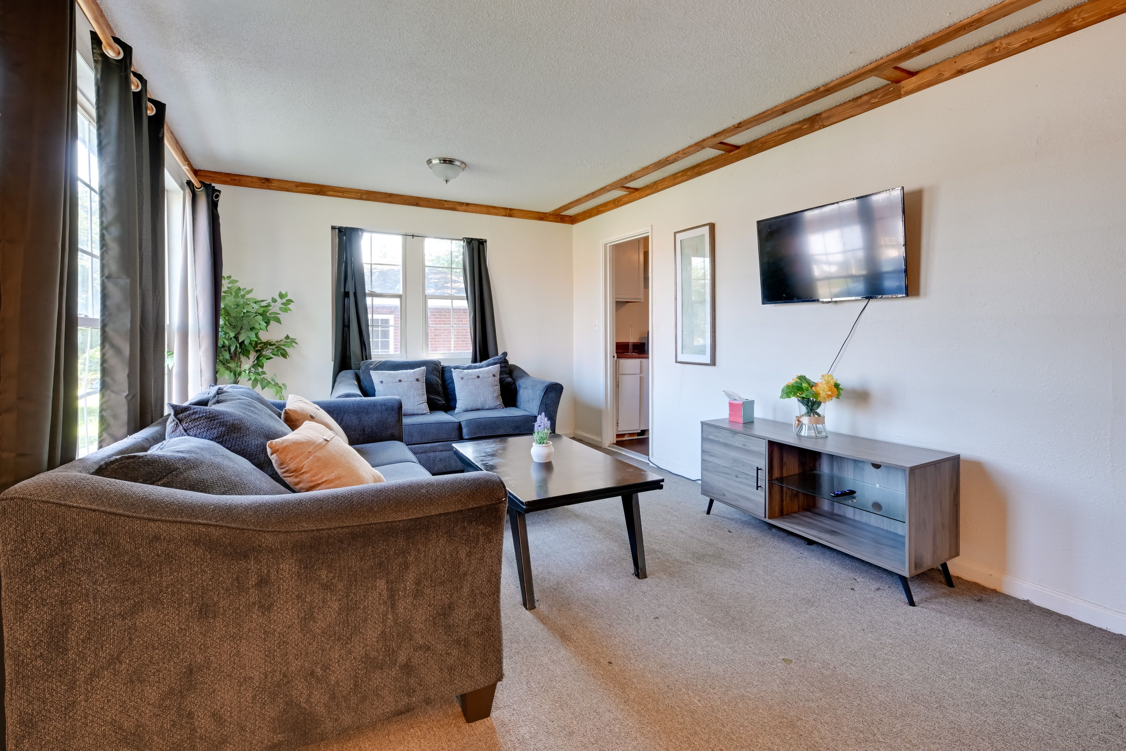 Living Room | Central A/C | Free WiFi