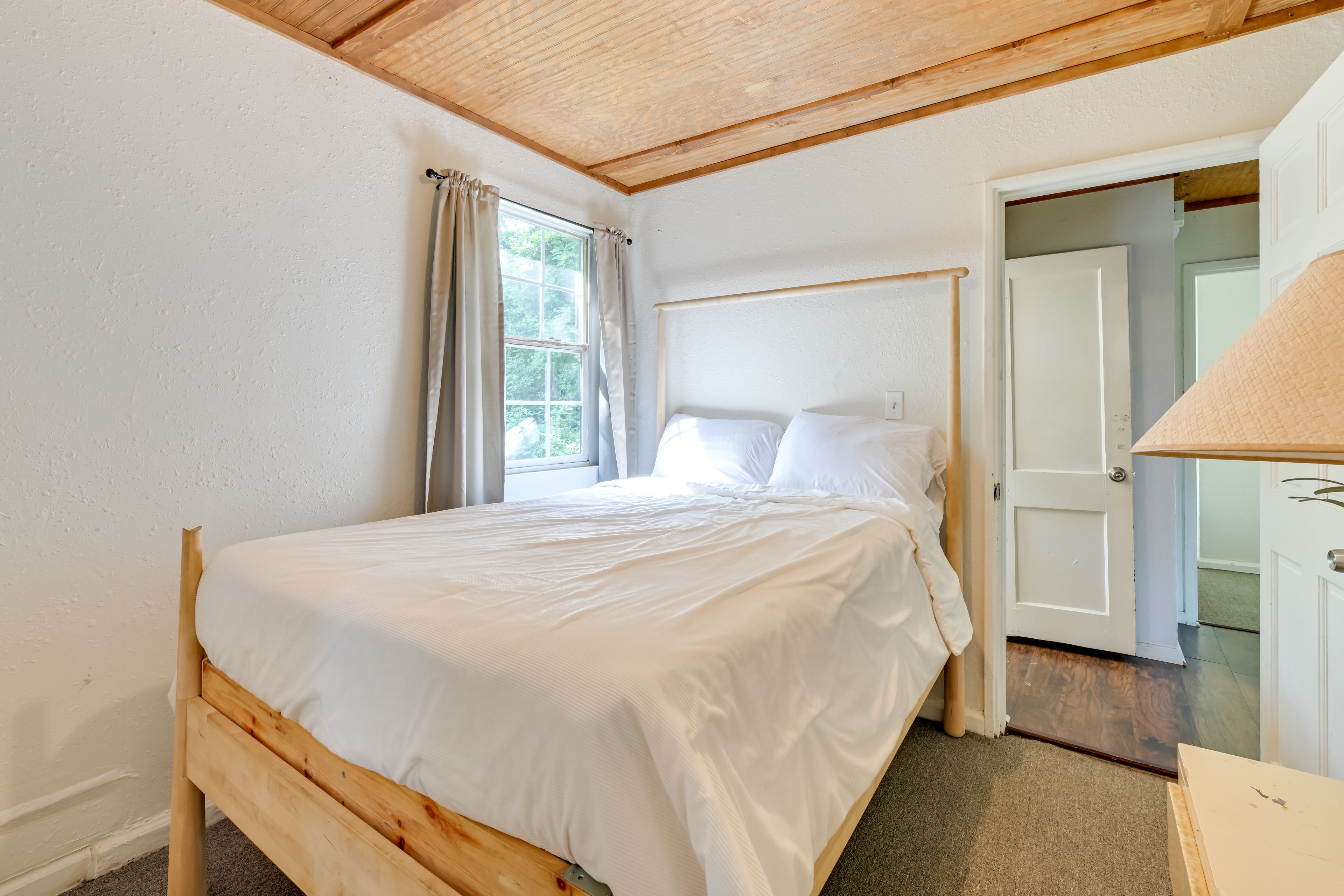 Bedroom 2 | Queen Bed