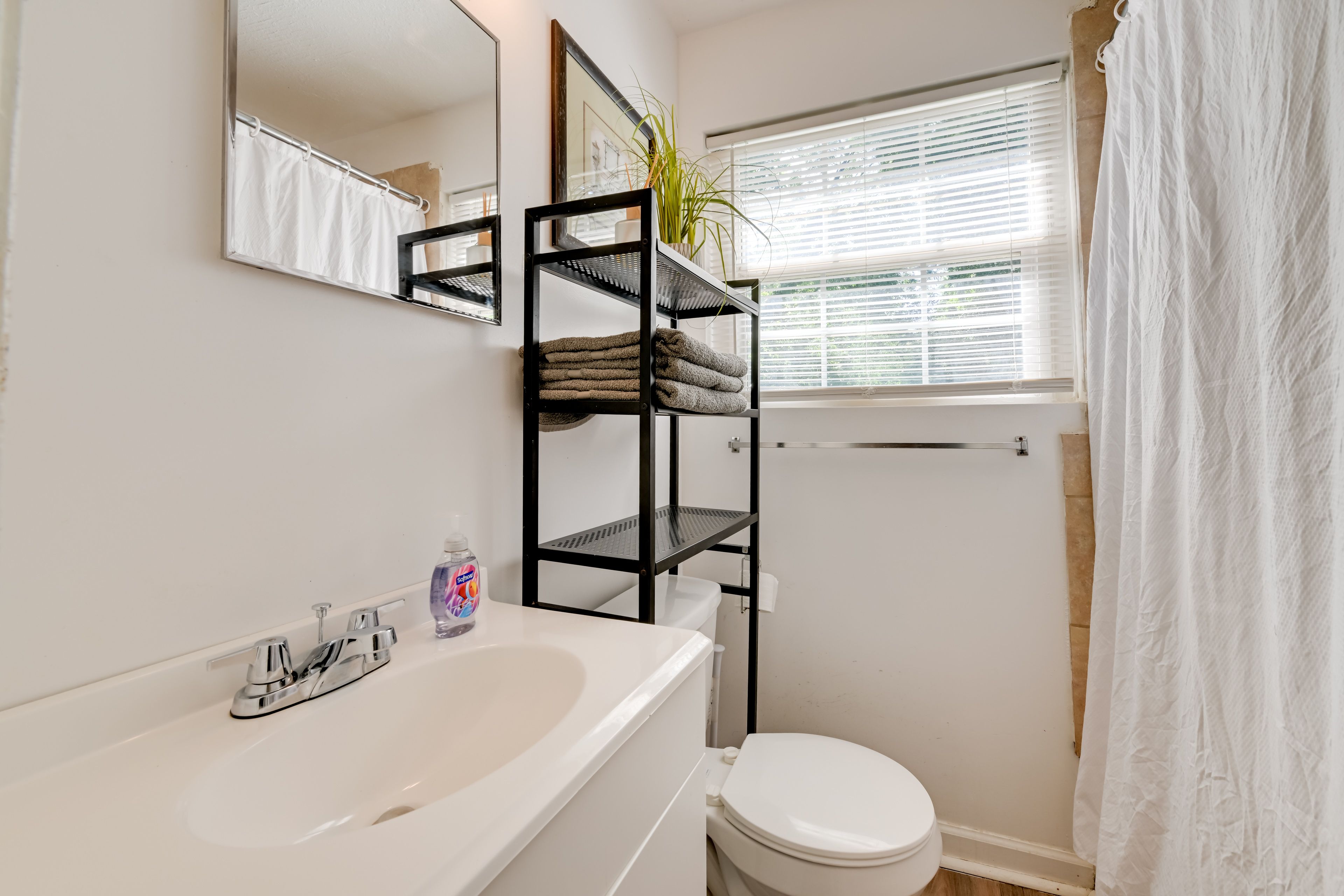Full Bath | Towels