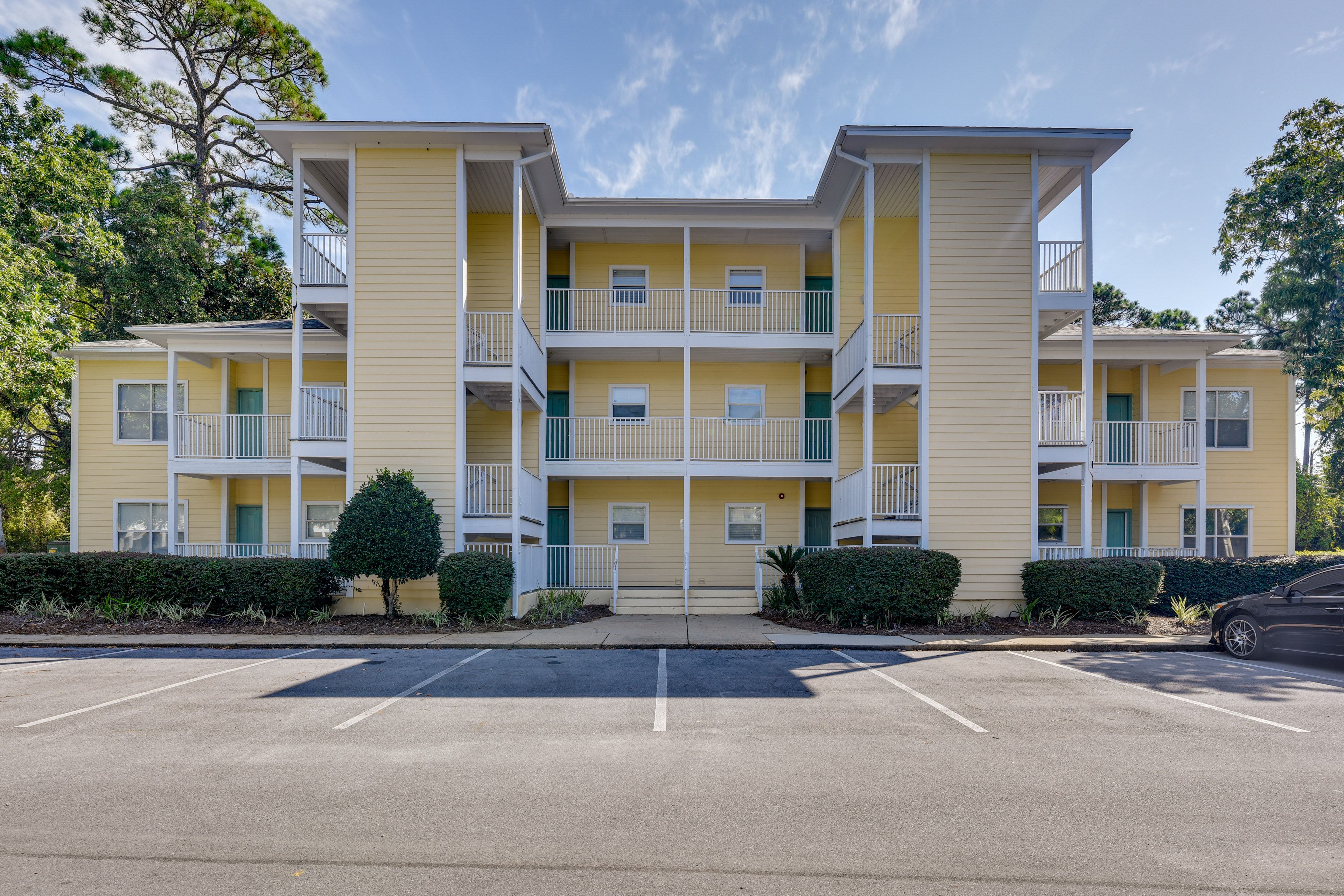 Exterior | Parking | Open Community Lot (First-Come, First-Served)