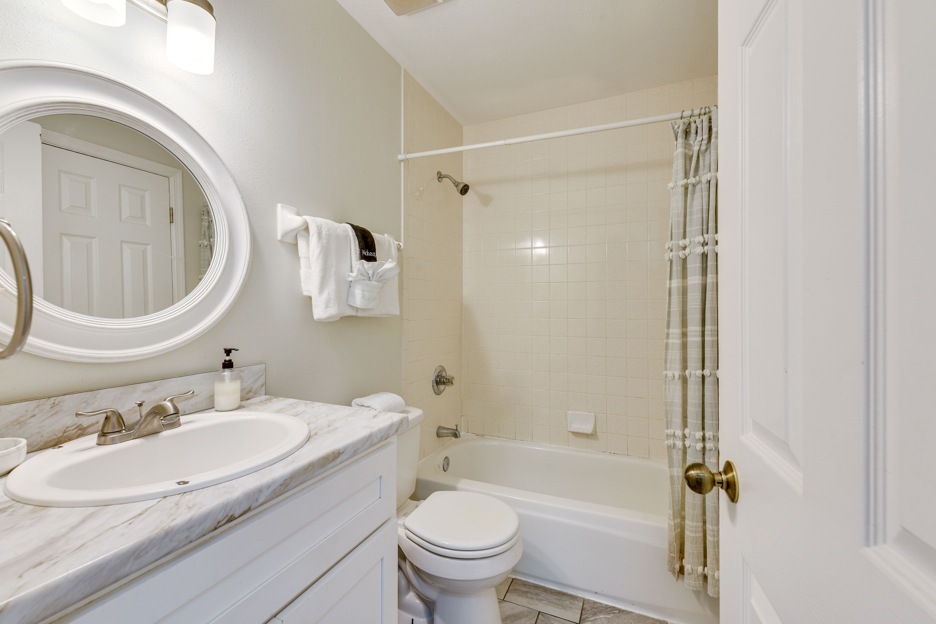 Full Bathroom