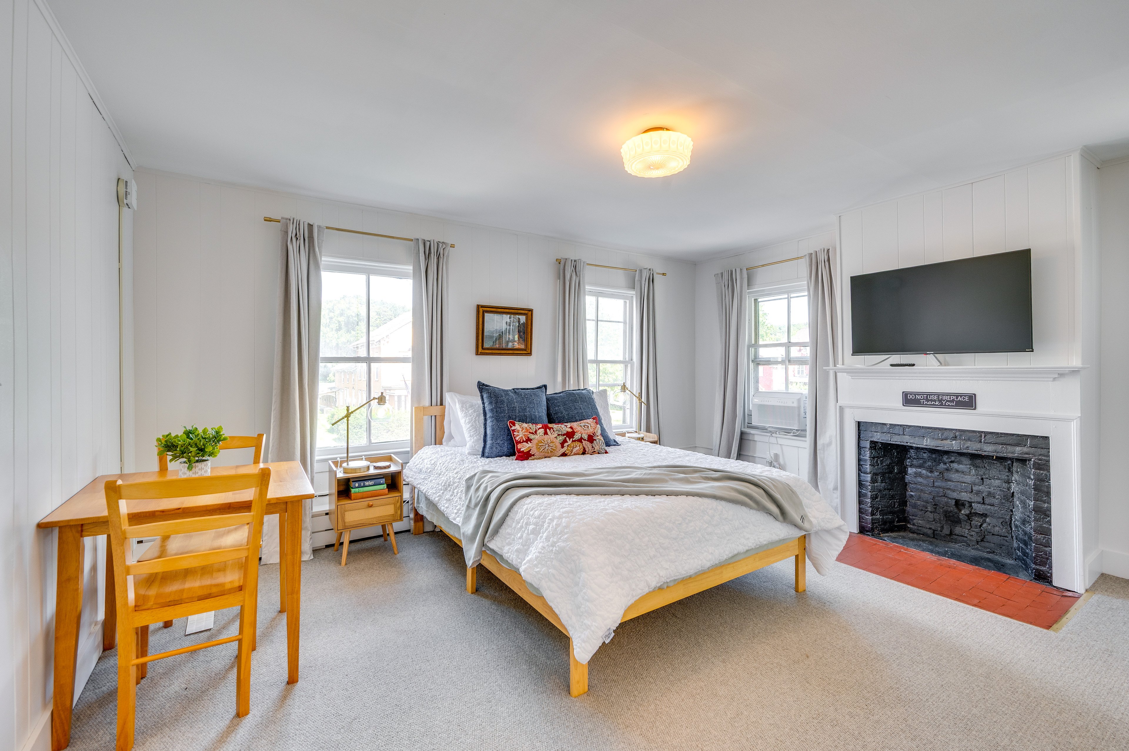 Waterbury Vacation Rental | Studio | 1BA | 250 Sq Ft | Stairs to Access