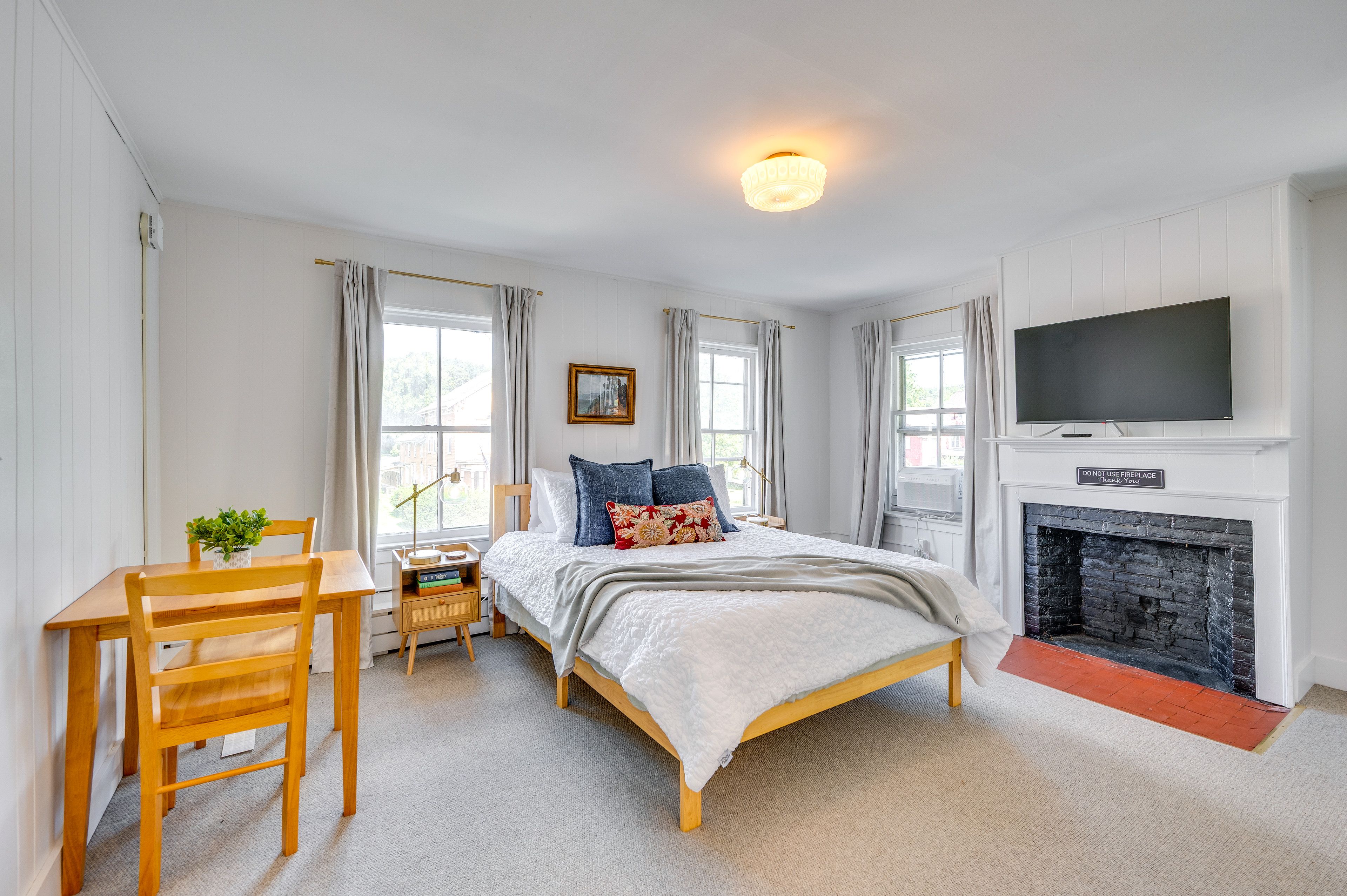 Waterbury Vacation Rental | Studio | 1BA | 250 Sq Ft | Stairs to Access