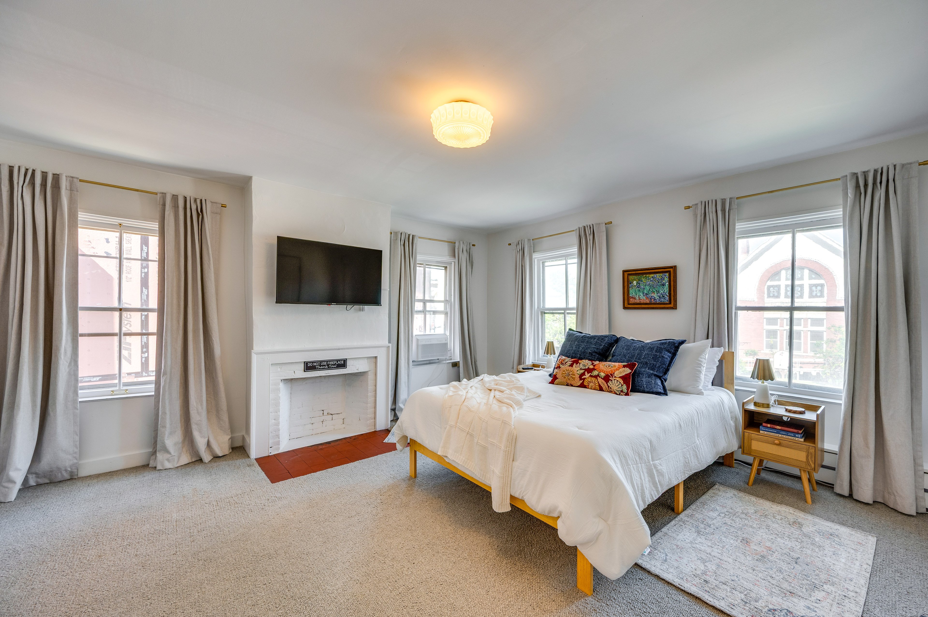 Waterbury Vacation Rental | Studio | 1BA | 250 Sq Ft | Stairs to Access