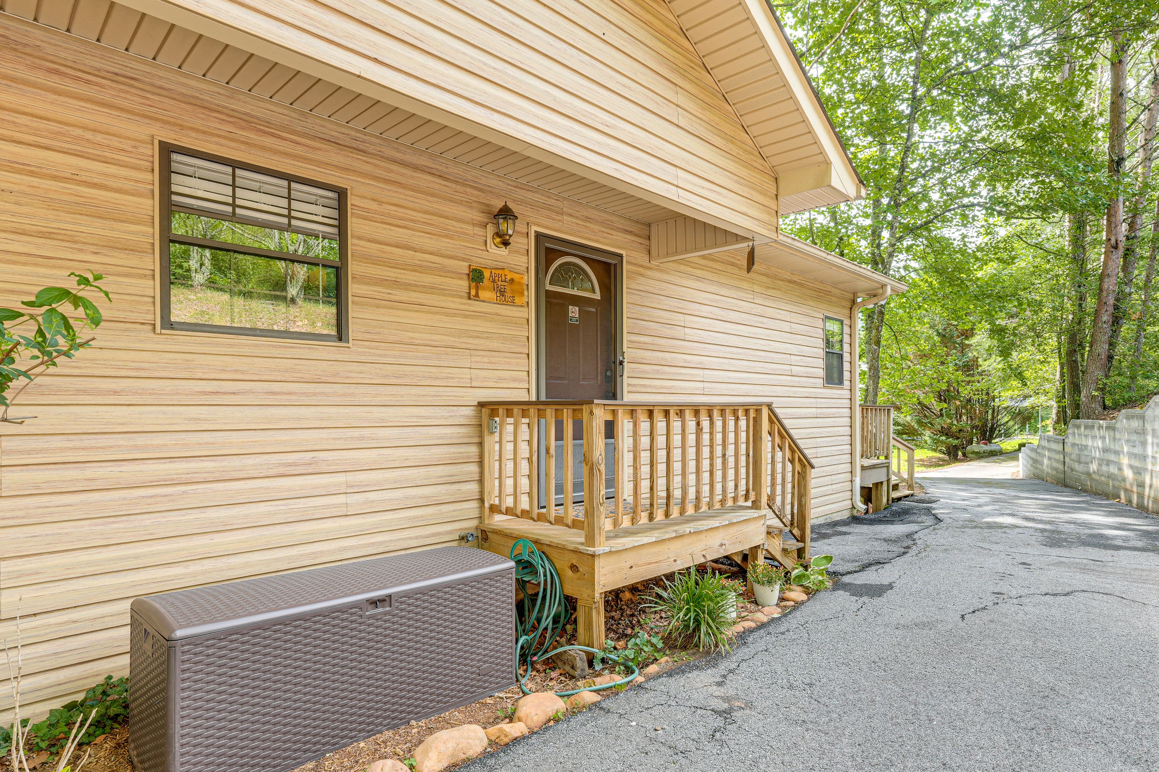 Exterior | Entryway