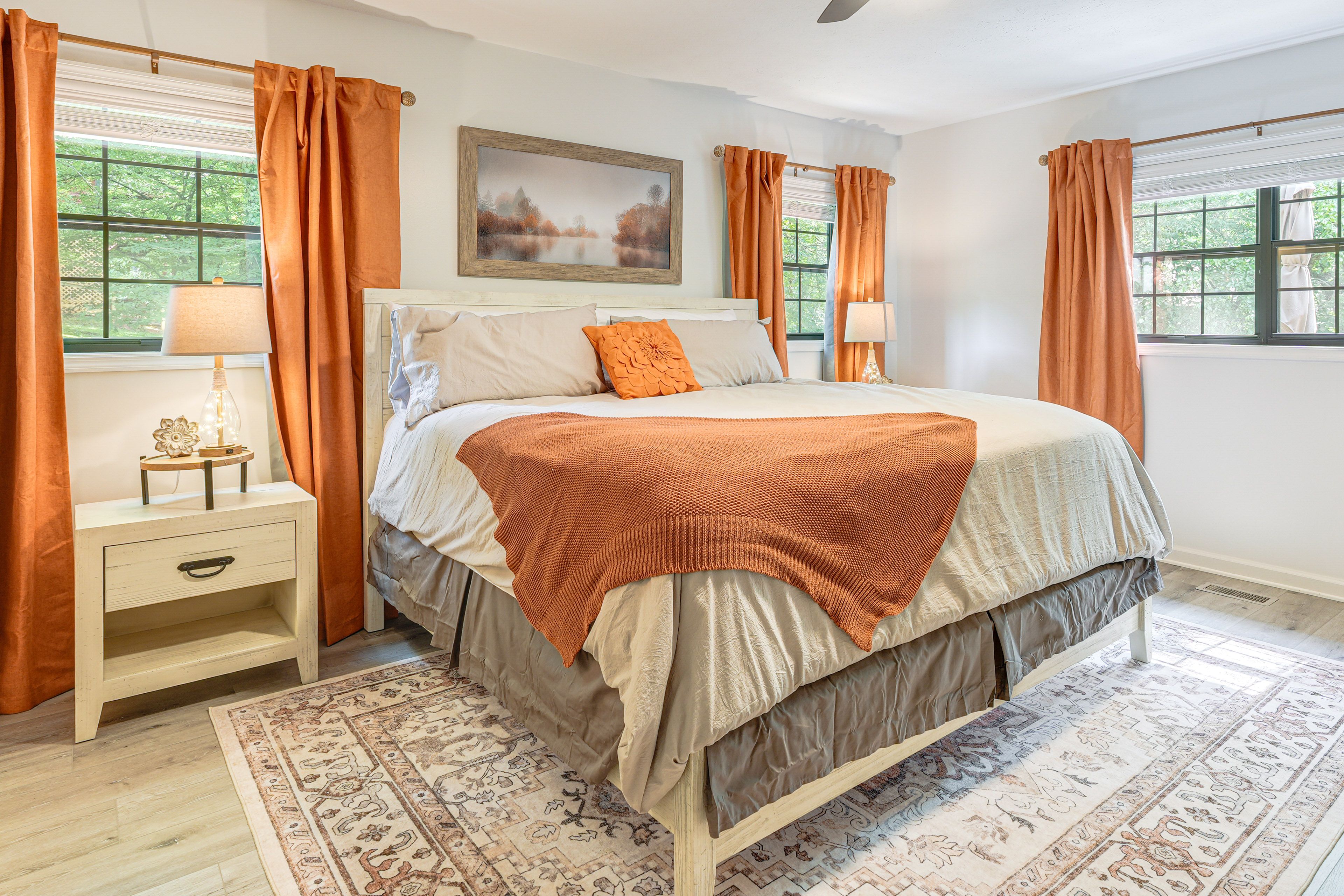 Bedroom 2 | 1st Floor | King Bed | Linens Provided | Smart TV