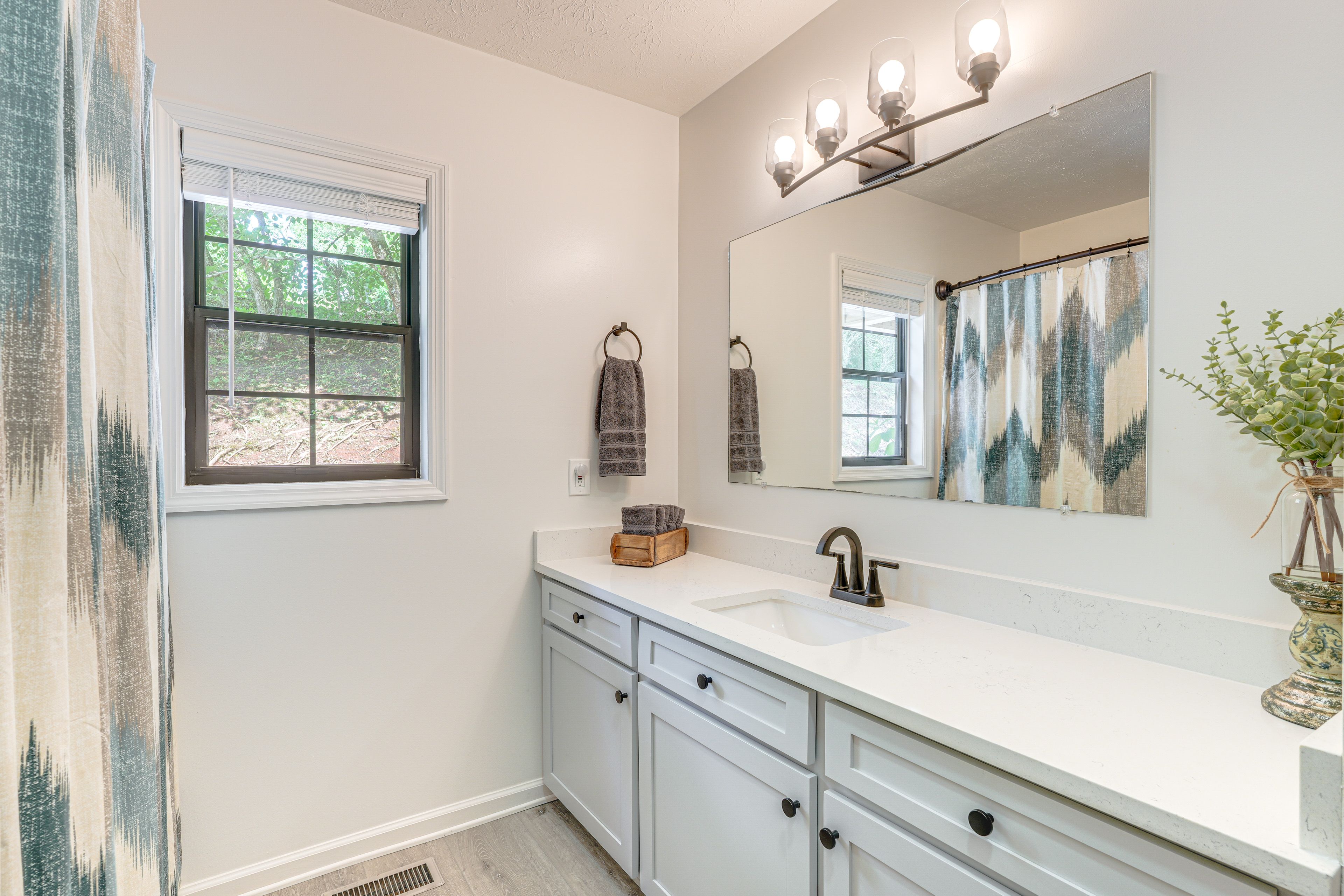 Full Bathroom | Basement