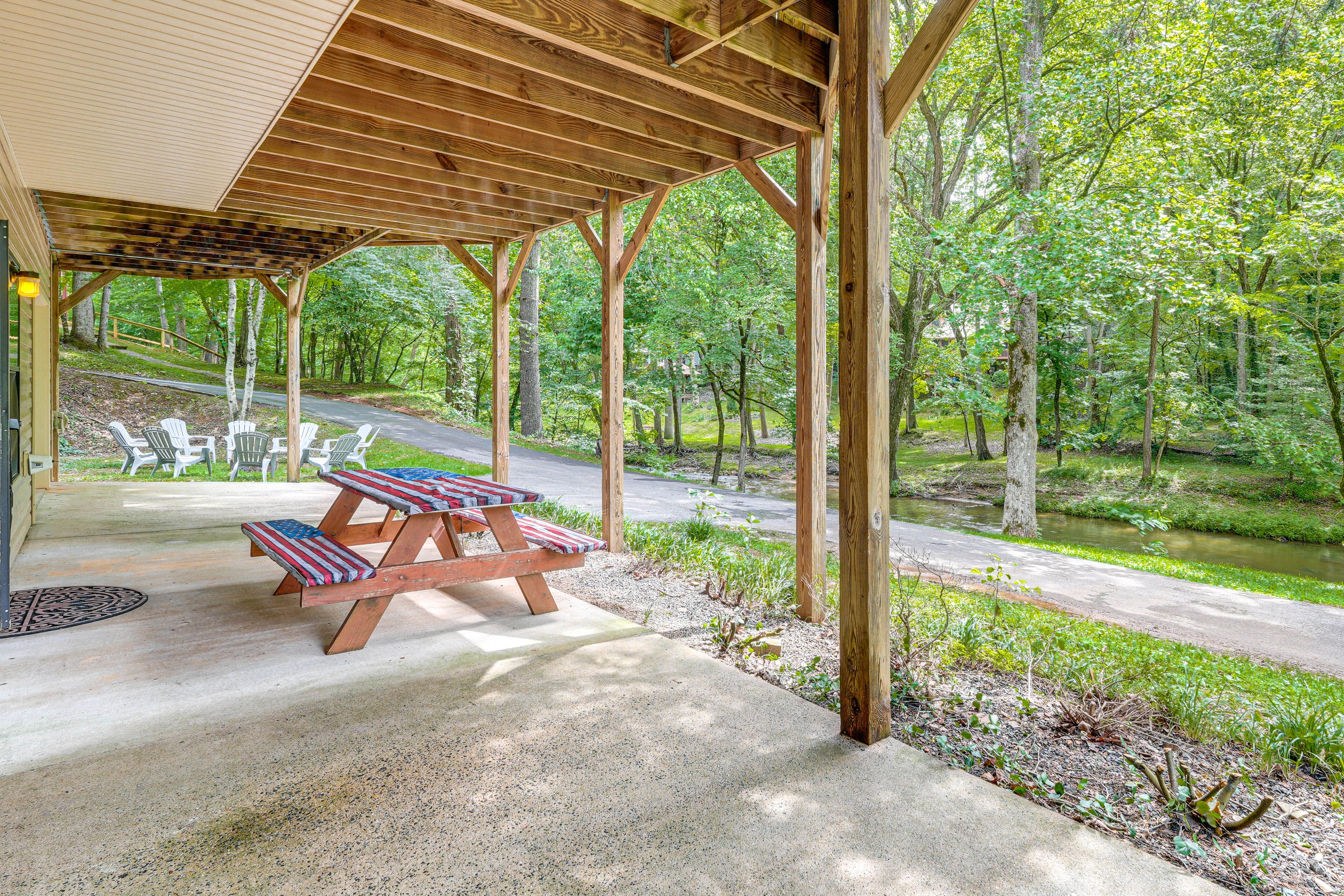 Patio | Picnic Table