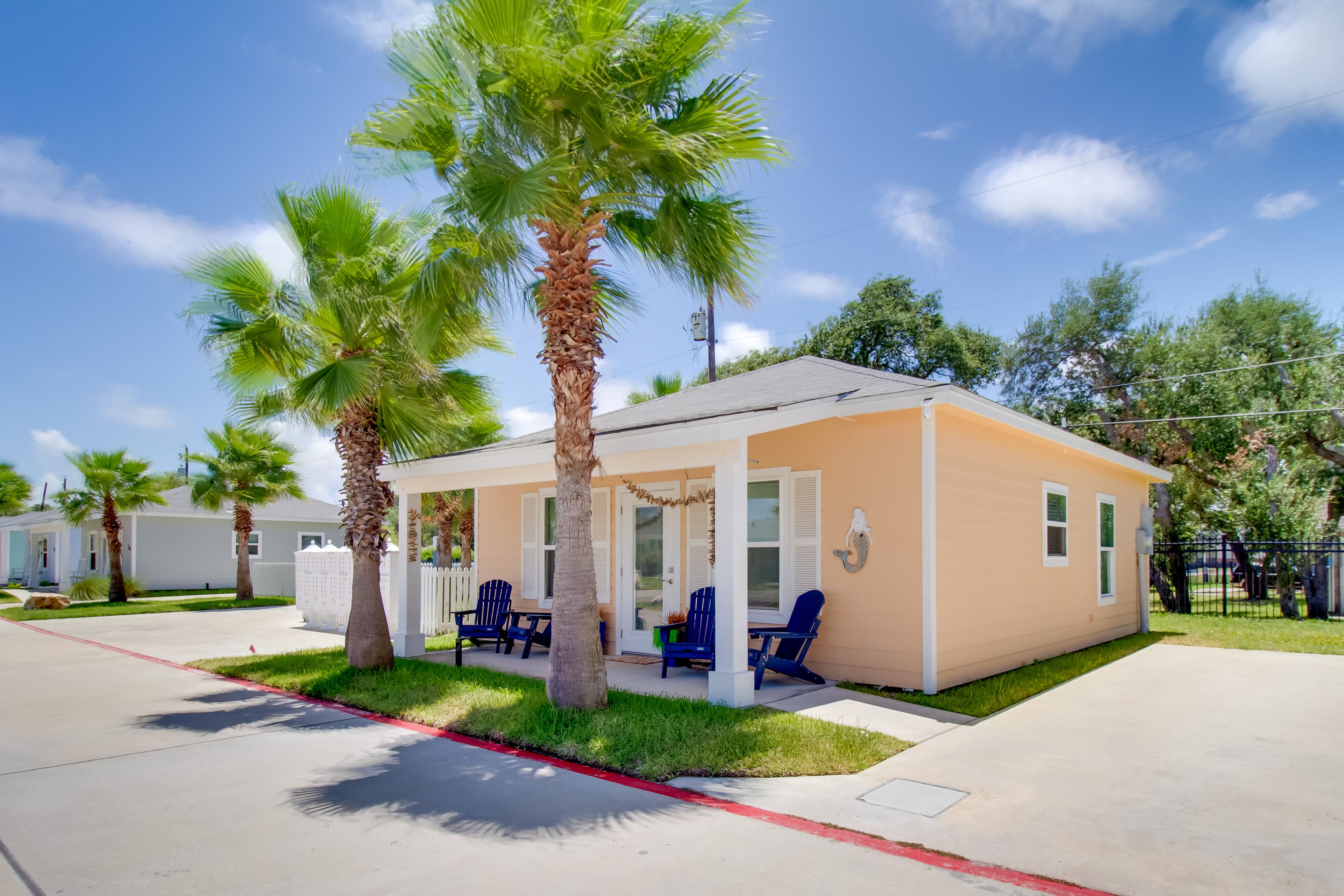 Single-Story House | Furnished Porch | 2 Mi to Fulton Beach Boat Ramp