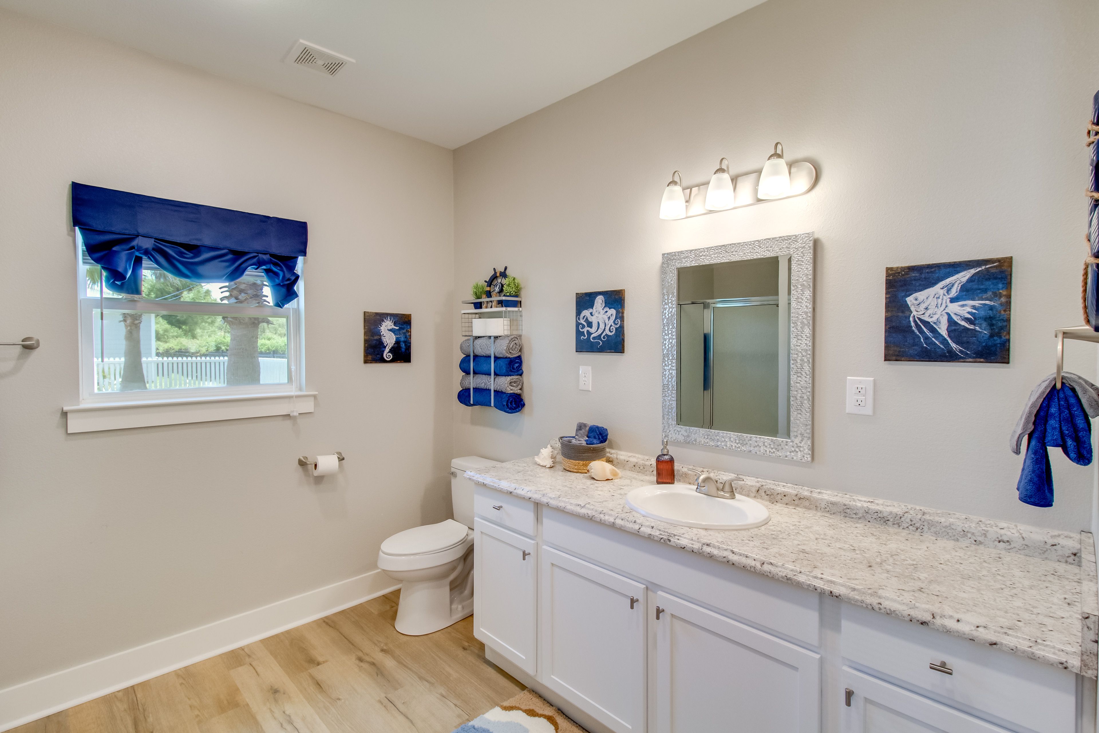 Bathroom | Towels Provided | Complimentary Toiletries | Hair Dryer
