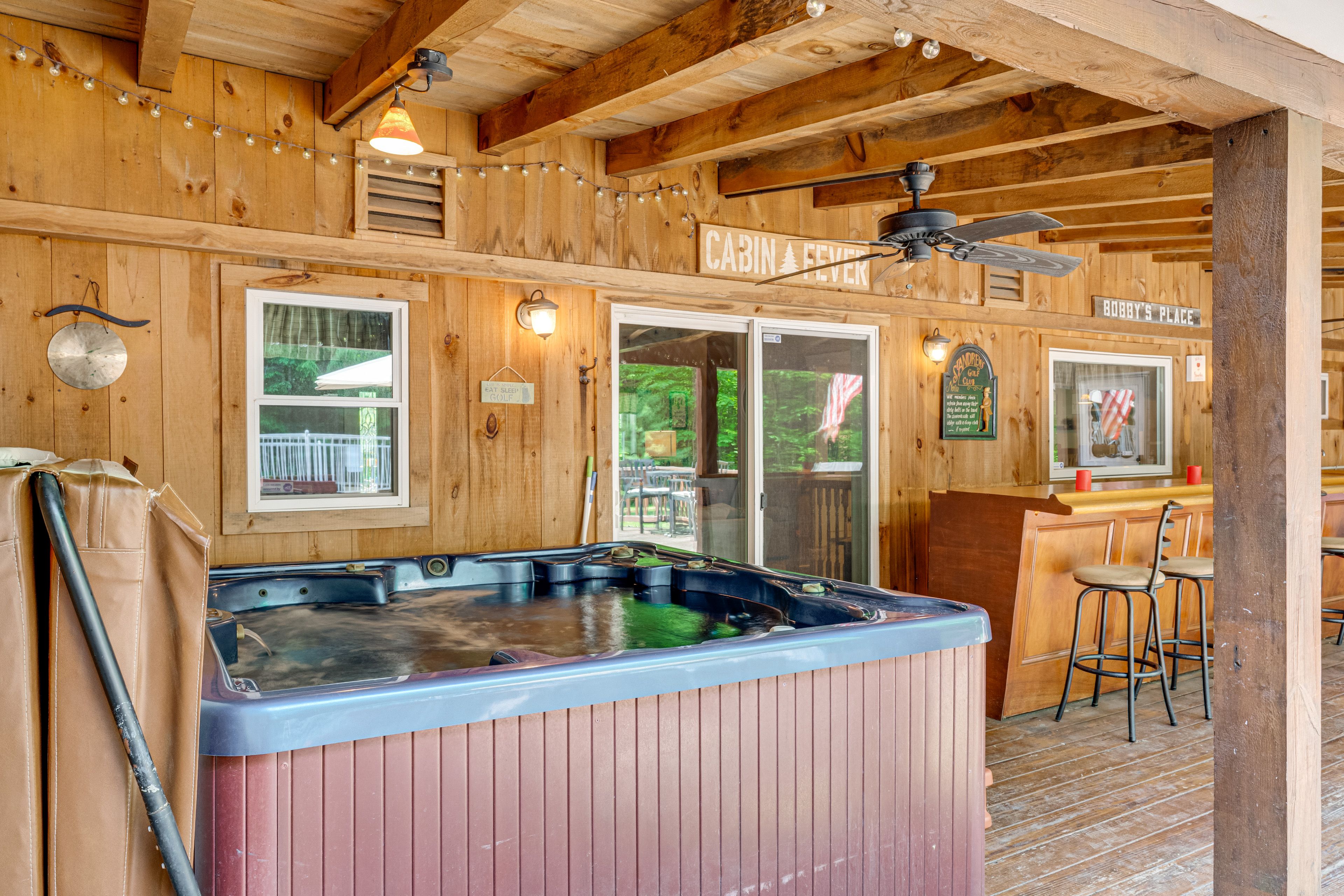 Deck | Hot Tub | Flat-Screen TV | Bar