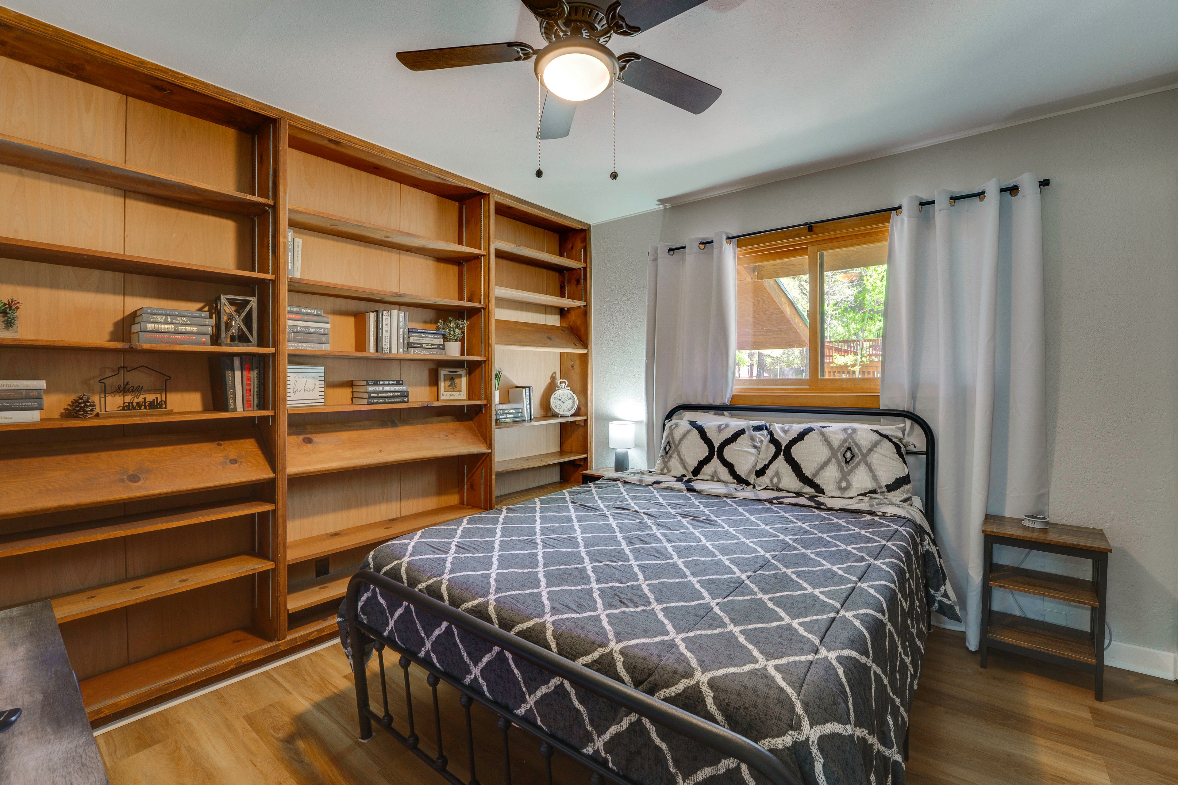 Bedroom 2 | Queen Bed | 1st Floor
